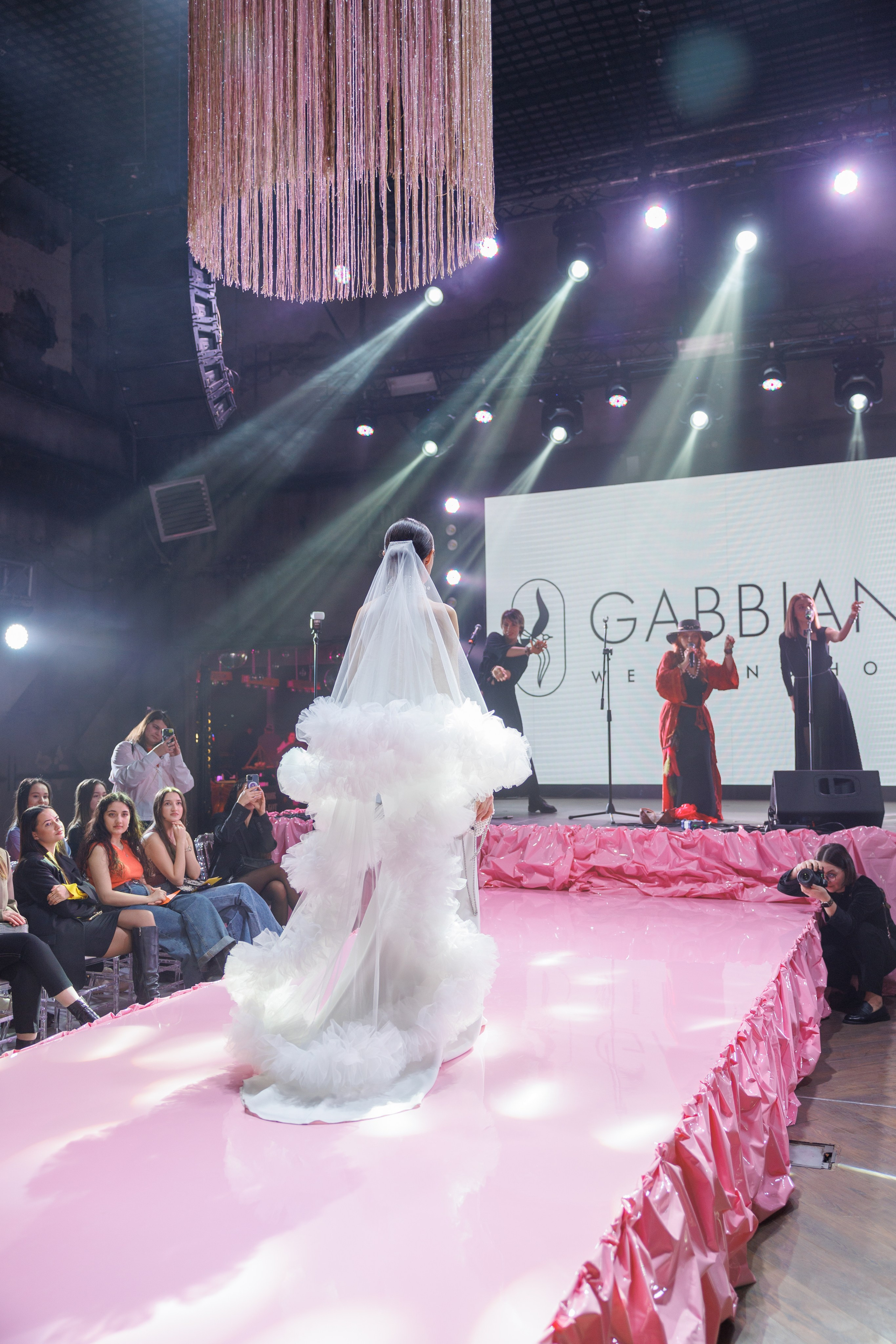 Показ Gabiano & Marry me. Свадебный и семейный фотограф Казань