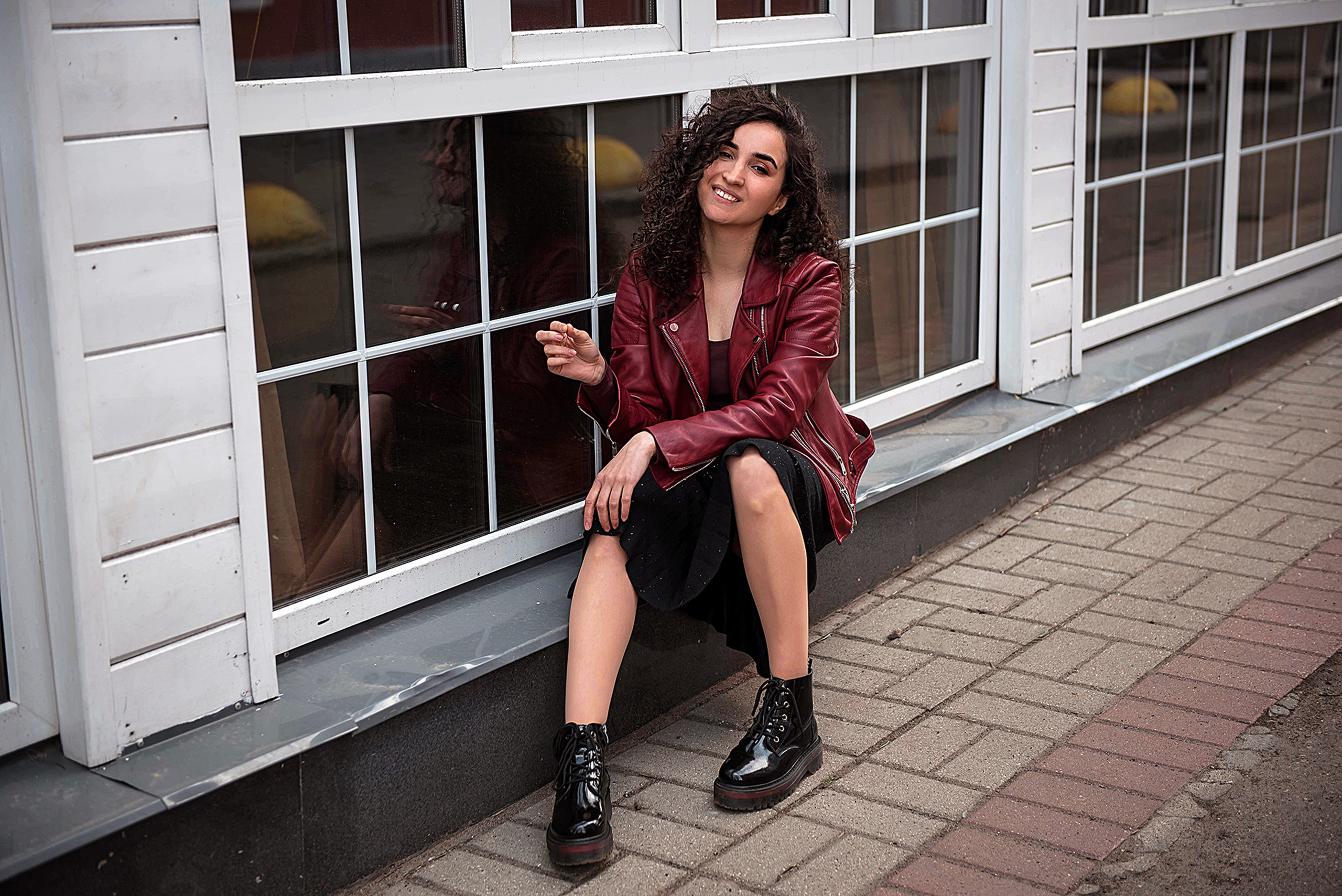 Весенняя фотопрогулка по центру Ярославля в образе с кудряшками