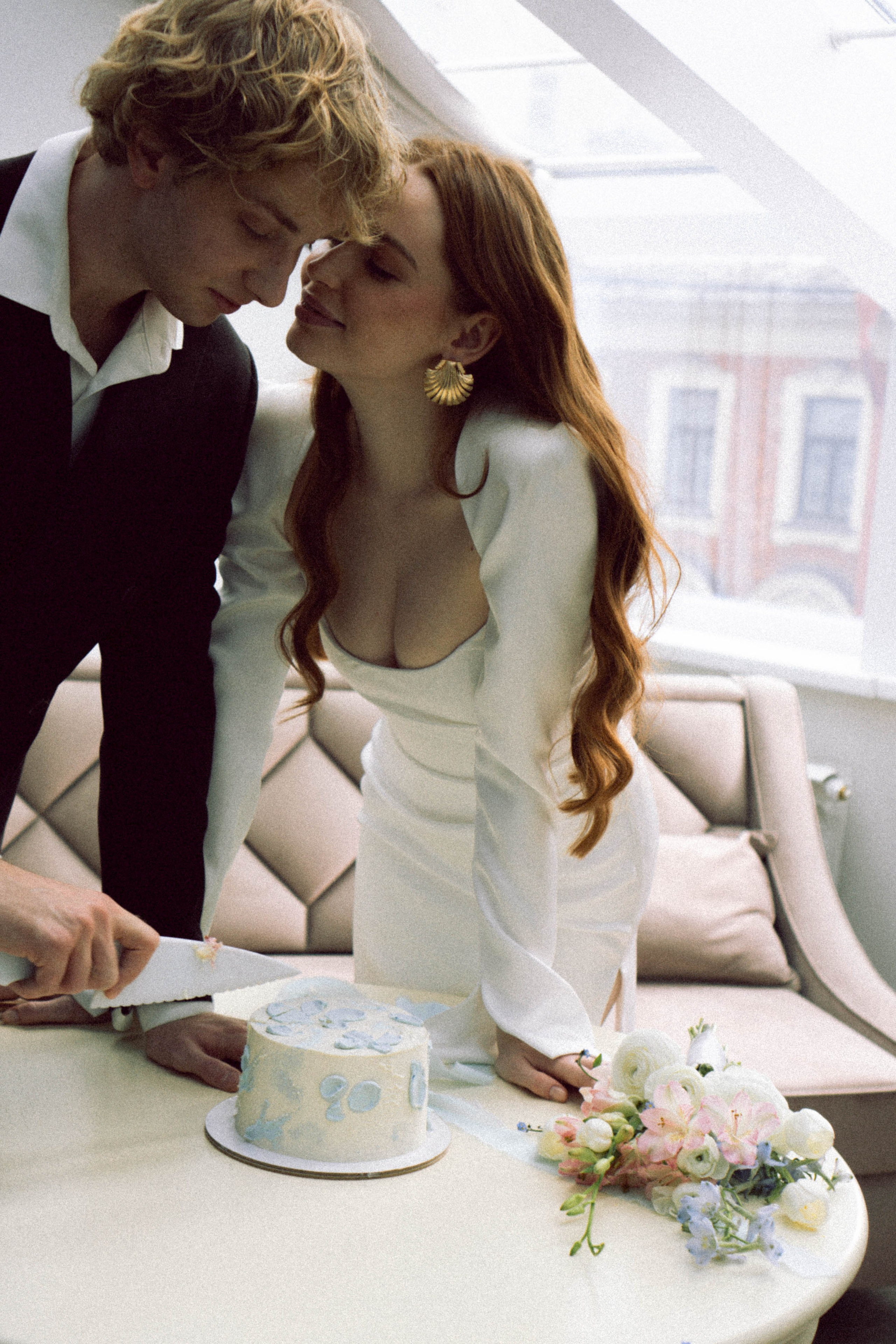 СВАДЕБНАЯ СЬЕМКА В ОТЕЛЕ. СБОРЫ ЖЕНИХА И НЕВЕСТЫ И ТАКЖЕ ТОР И ПОДГОТОВКА К ПРОГУЛКЕ. Профессиональный фотограф, Санкт-Петербург — Виктория Богомолова