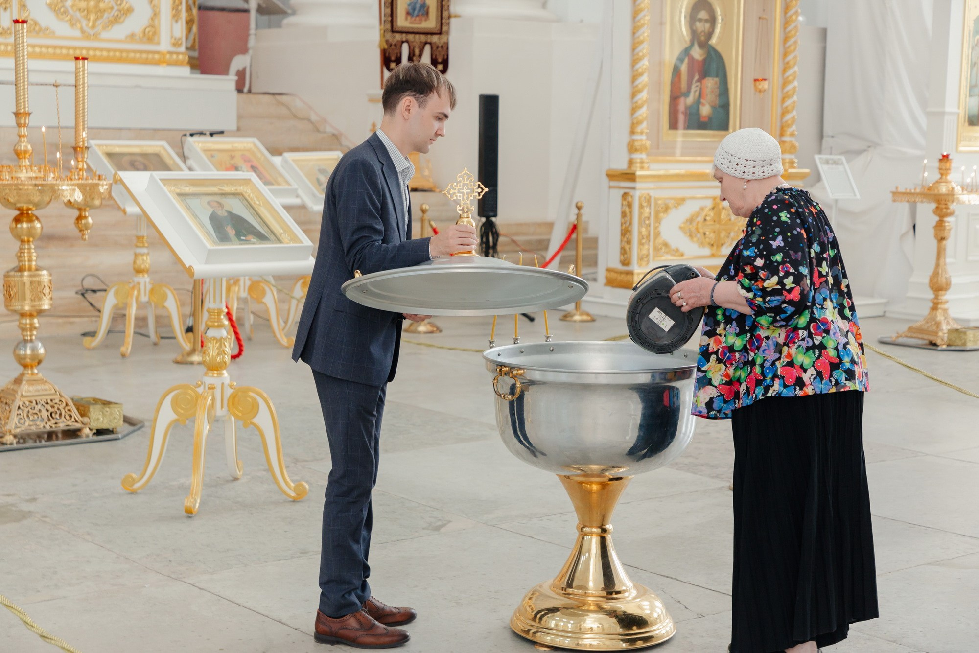 Крещение в Смольном соборе. Фотограф крещение венчание в Петербурге! Помогает подобрать храм и посоветовал душевного батюшку в СПб