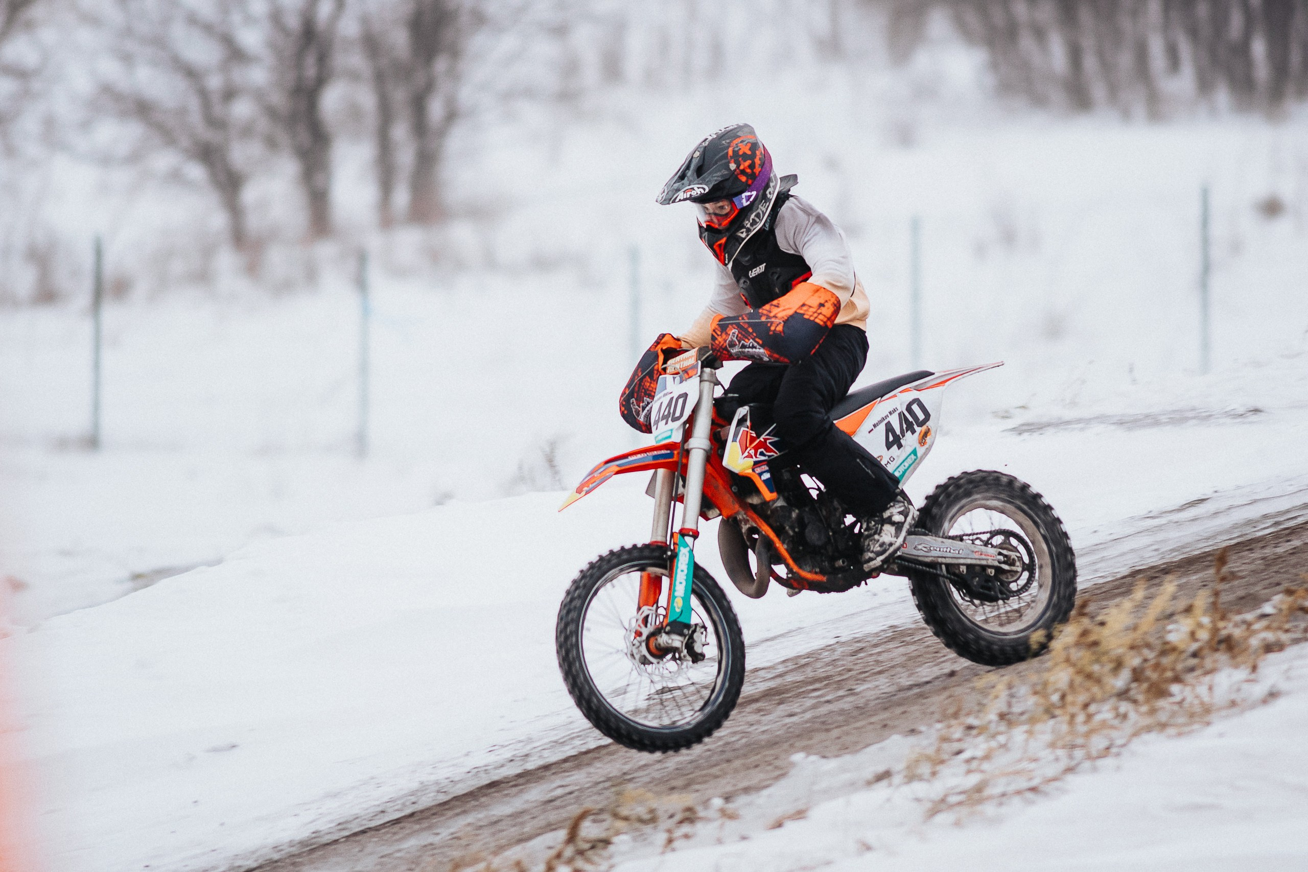 29.12.2024 — Праздничная тренировка на мотоциклетной трассе Люскус. Репортажный фотограф в Кемерово