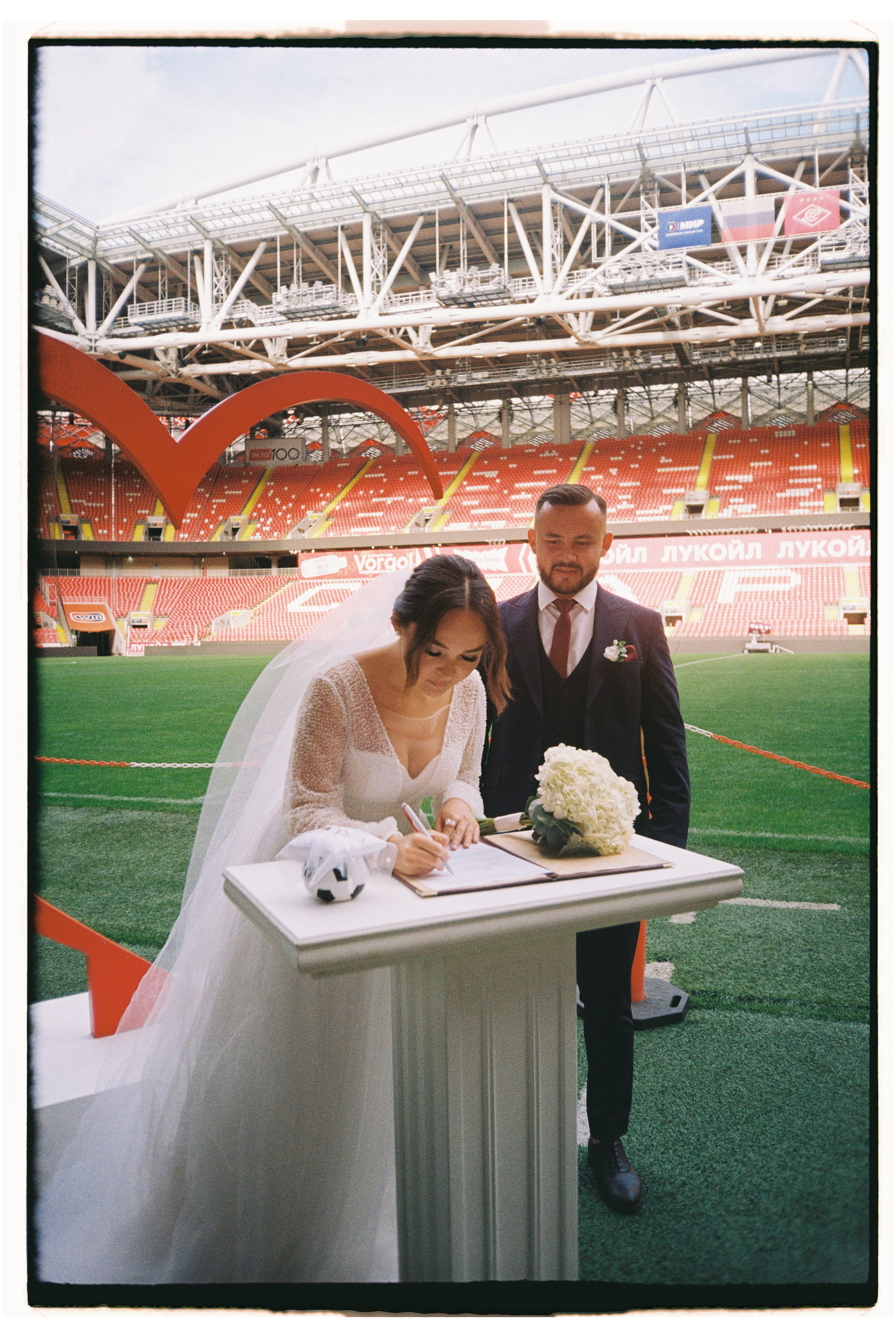 Рустам & Земфира. Пленка. Сестры Карабаза. Фотографы и ретушеры в Москве и Санкт-Петербурге