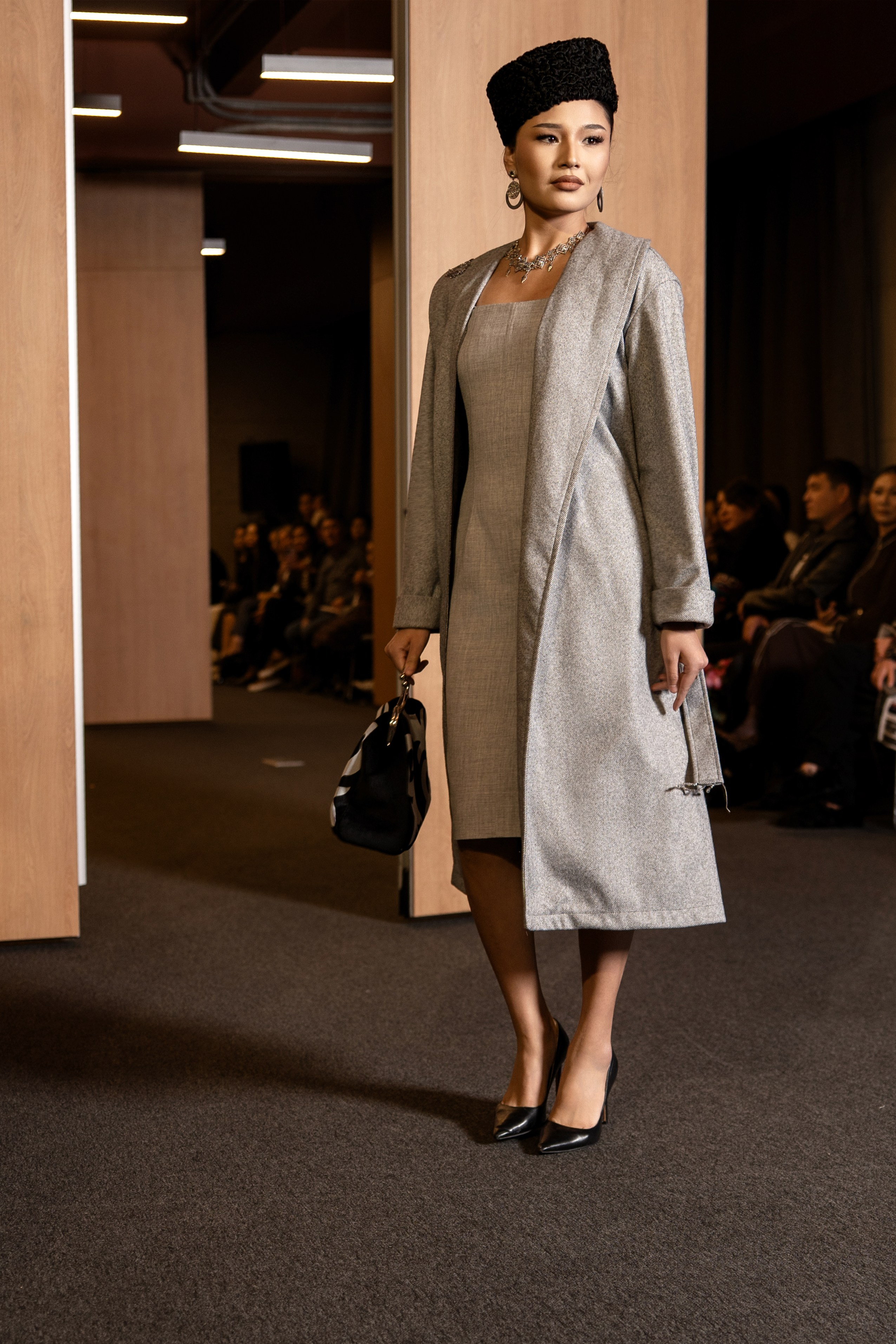 Brand Gulnur Atelier. Сайт Алматинского НЮ АРТ, будуар и фэшн фотографа Дениса Карпенко