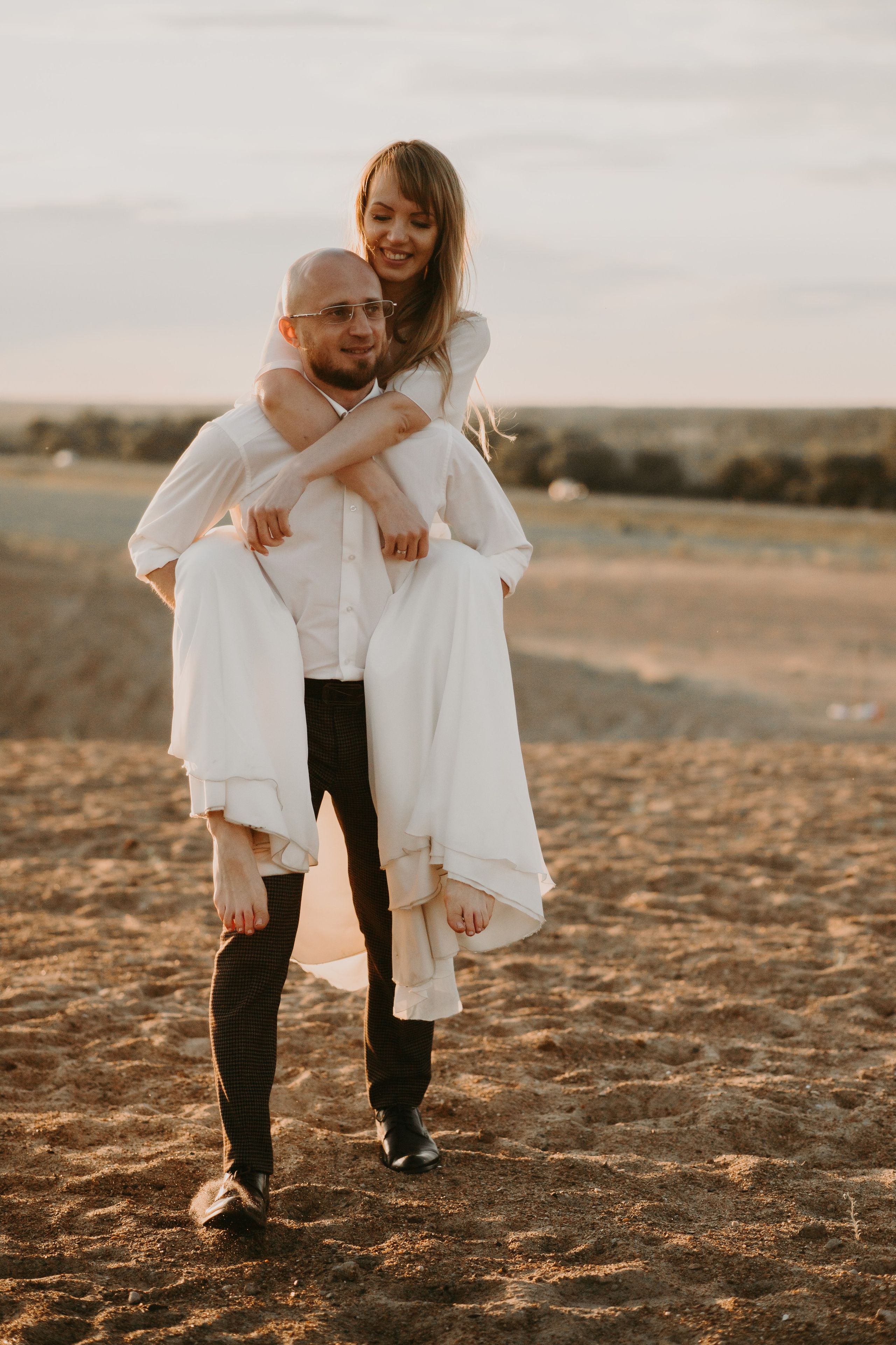 В песках на закате. Креативный и женский Фотограф Омске Наталья Лебедева