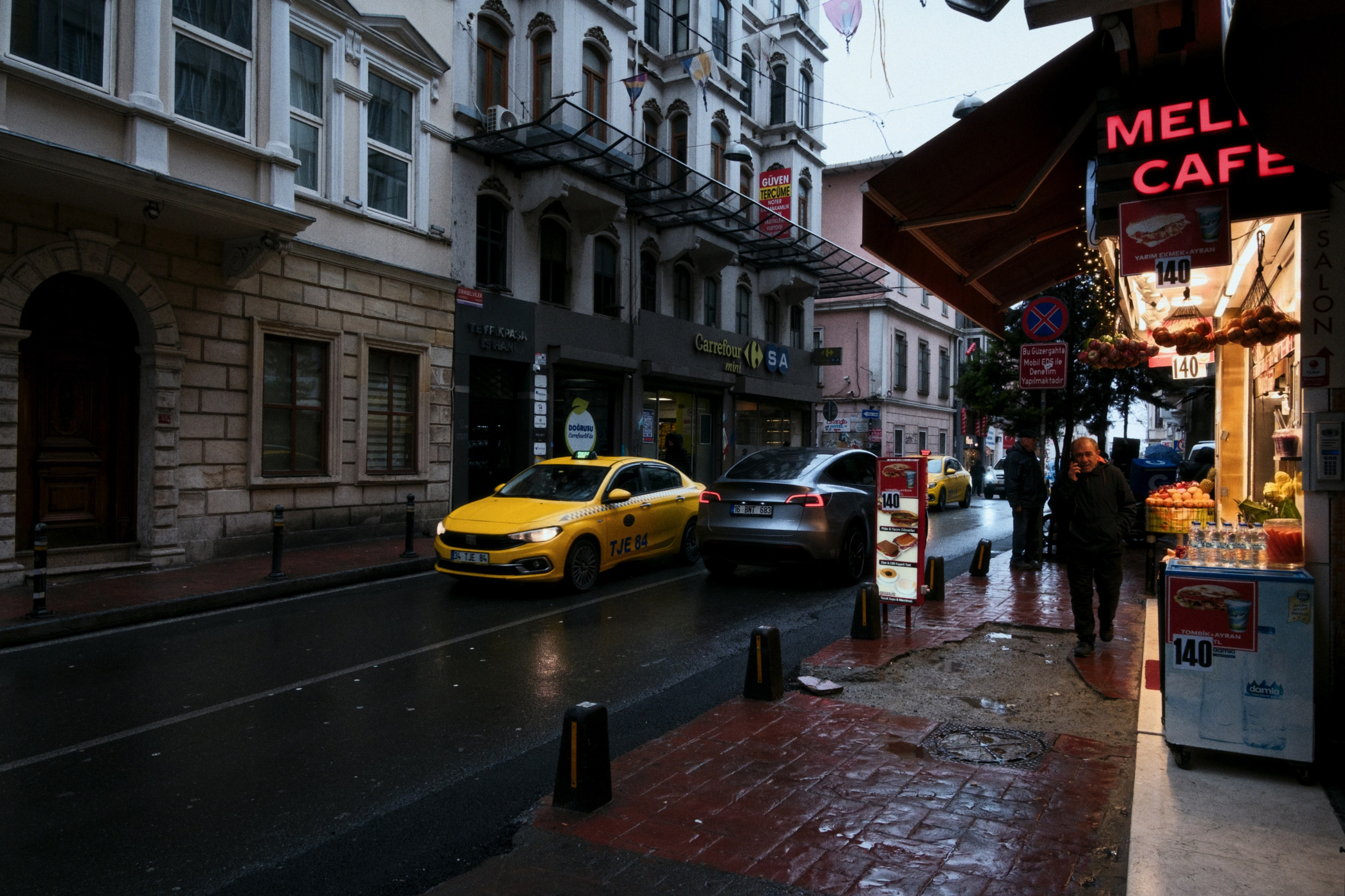 Beyoğlu x Karakoy, Istanbul / Türkey AW26. Фотограф Юрин Евгений