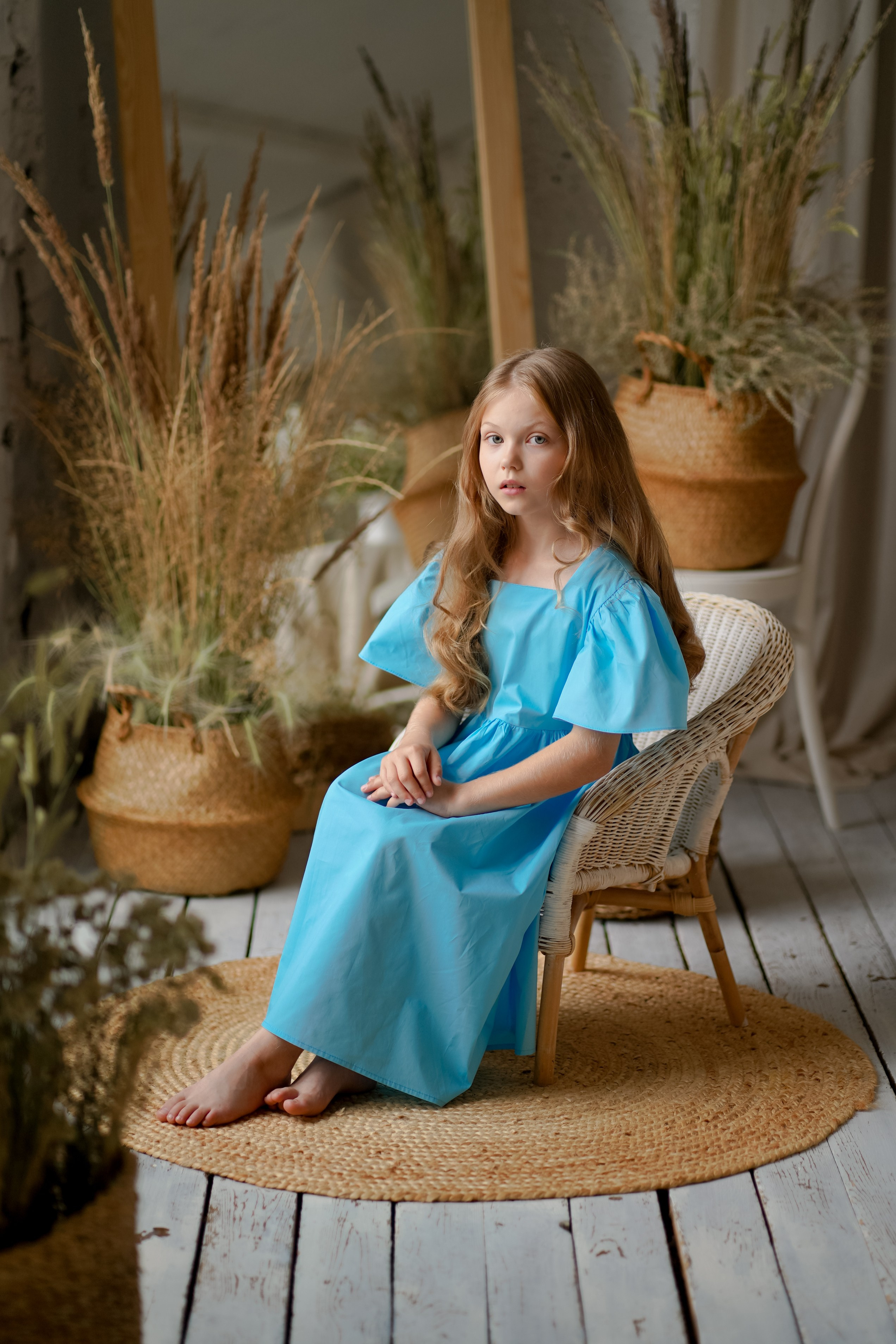 Кира с подсолнухами. Фотограф Татьяна Митрофанова