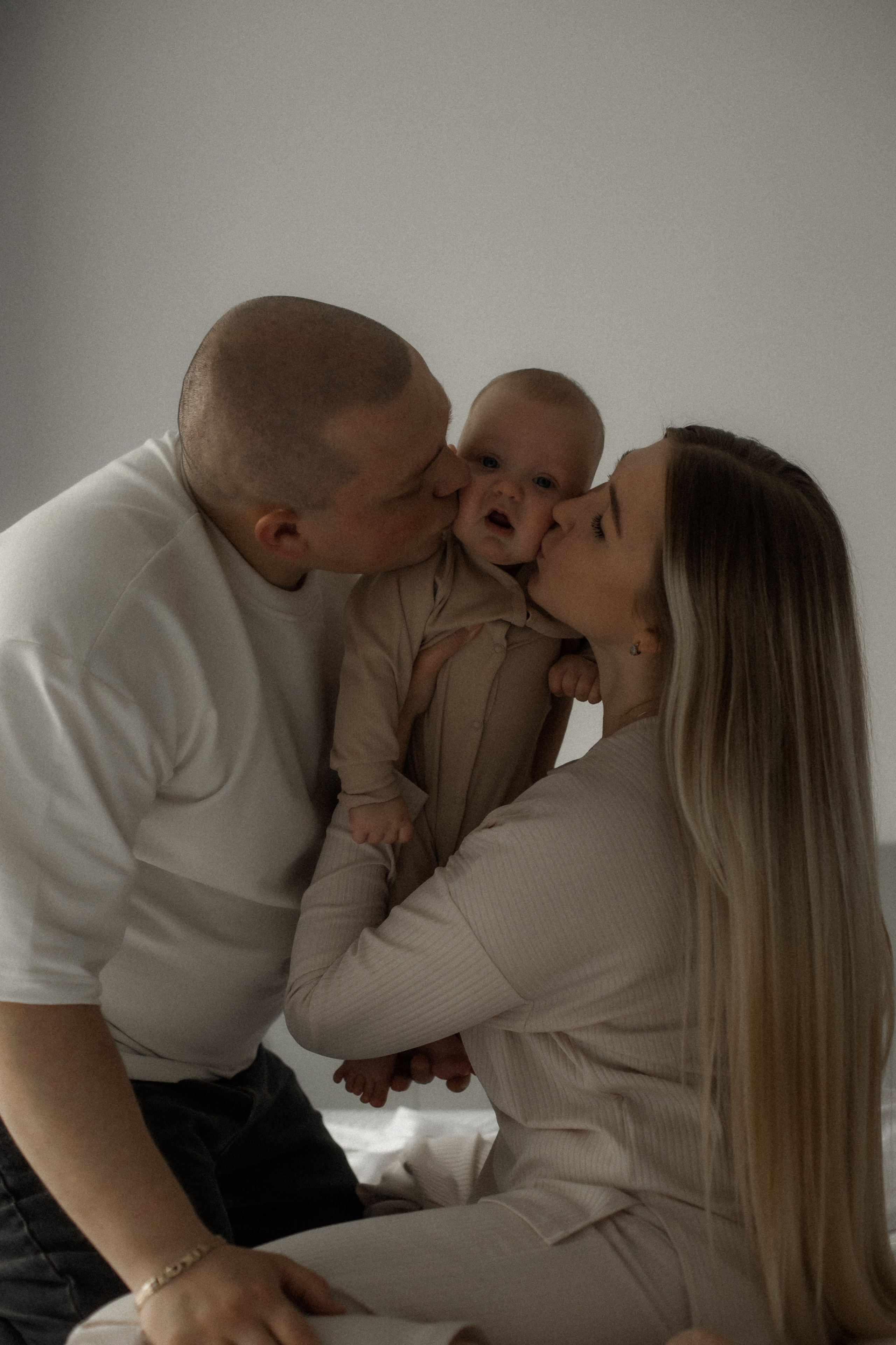 Семейная фотосъемка дома. Фотограф Карпачан Анастасия