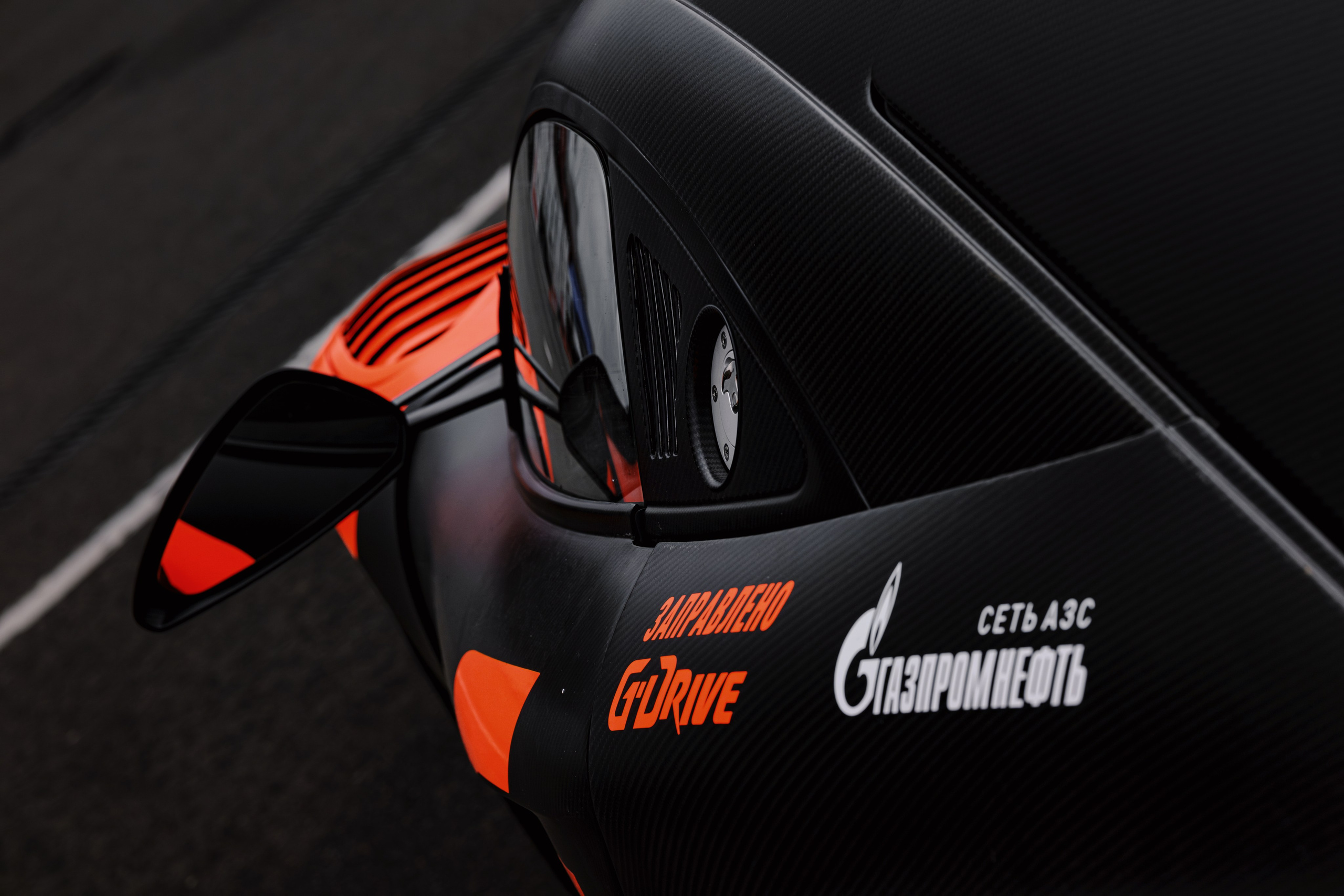 российский суперкар ROSSA Роман Русинов  фотограф Антон Медведев iCoguar Moscow Raceway 24 ЧАСА ДУБАЯ 24h dubai 2025