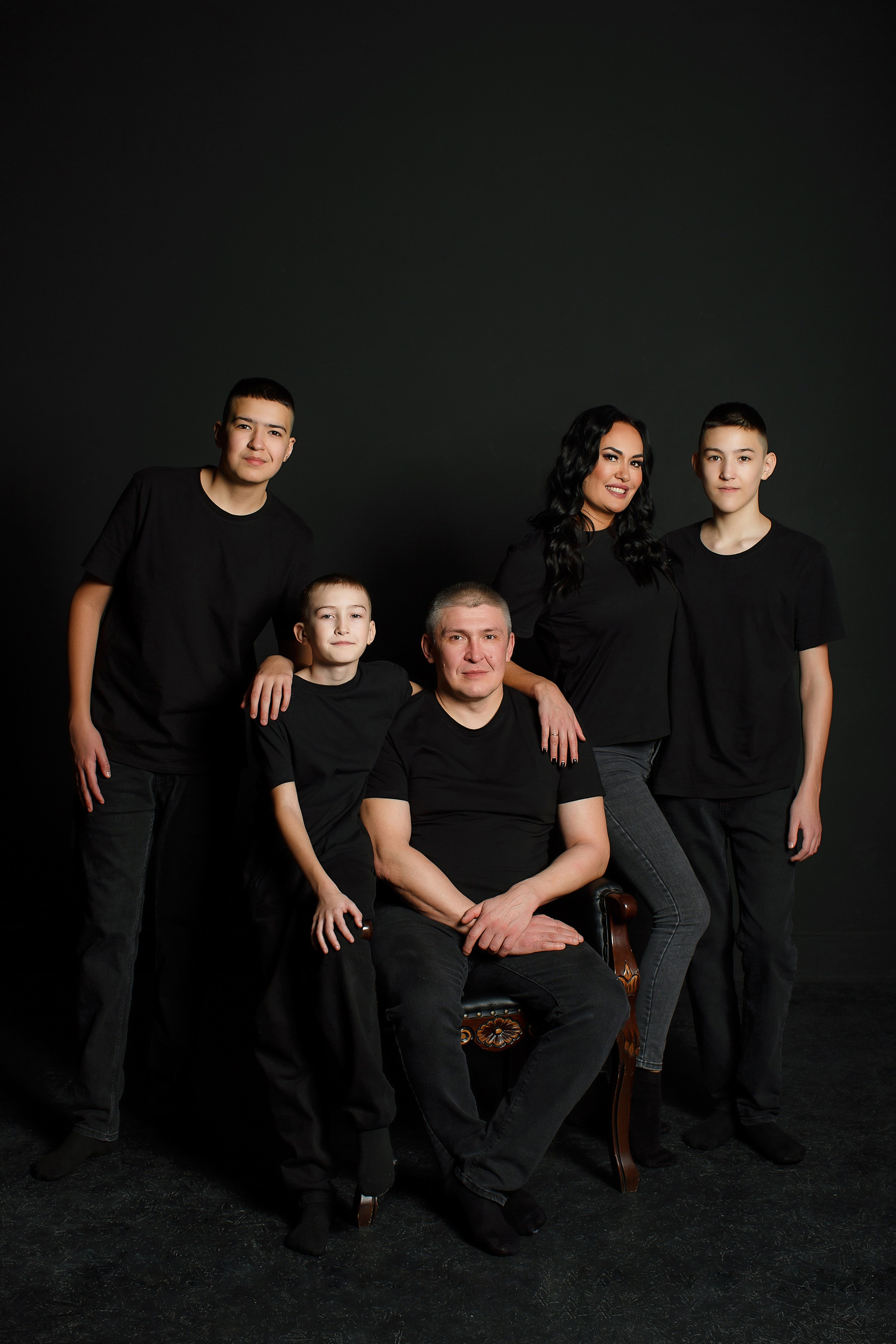 Семейный трендовый портрет. Семейный и детский фотограф в Стерлитамаке Разина Рахмангулова