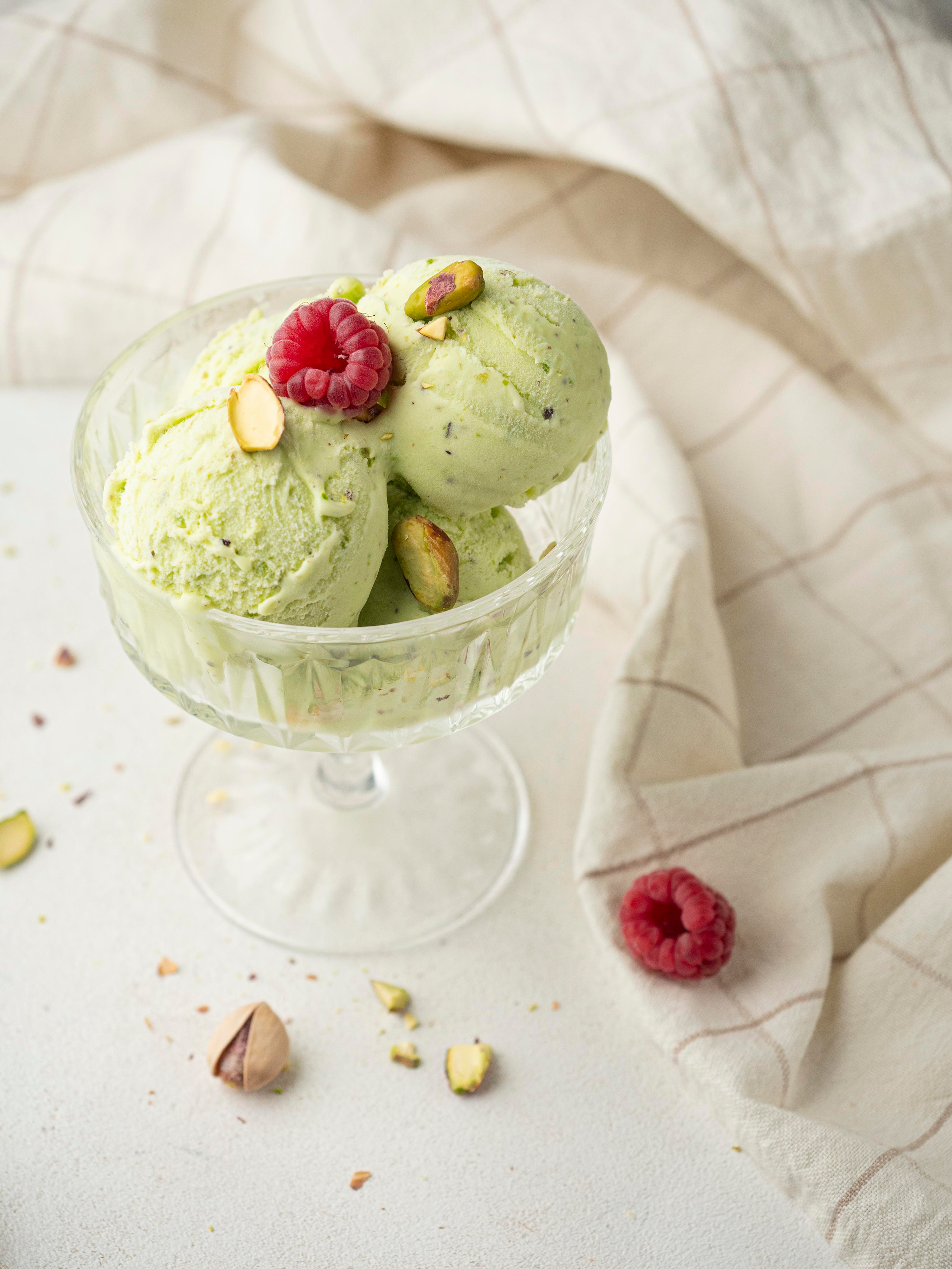 Съёмка для кондитерской Север Метрополь. Фотограф Калинич Юлия