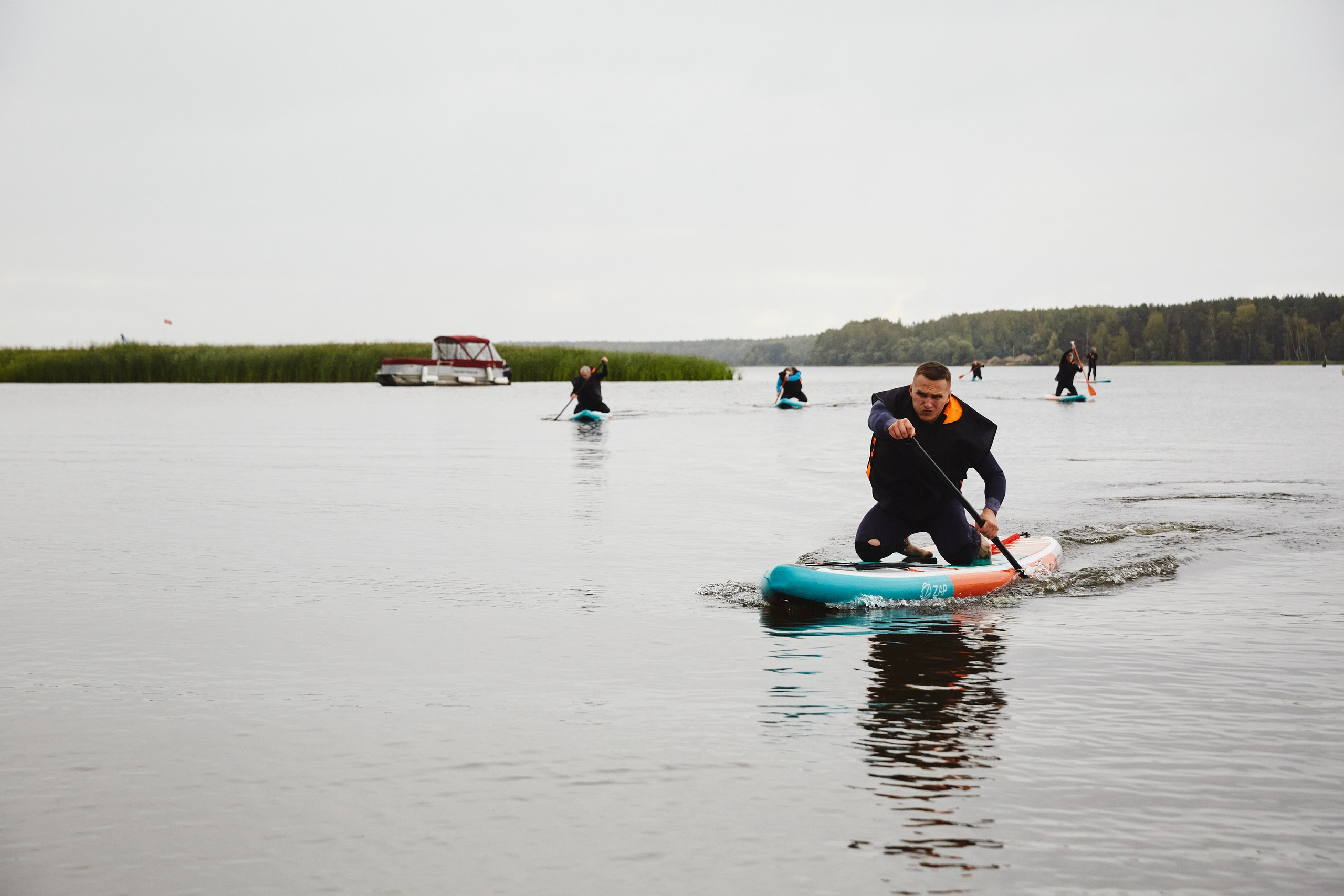 Фотограф на тимбилдинг: спортивное командообразование за городом. КонТайм: профессиональная съемка для организаций