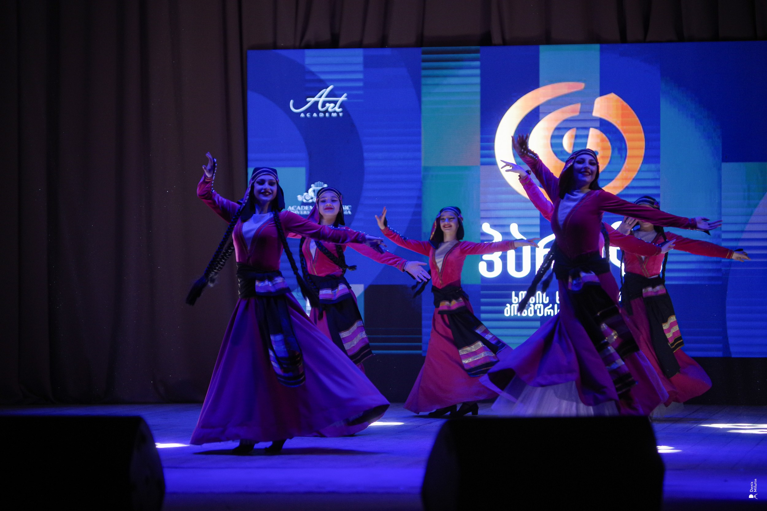 Танцы в Хоби. Портретный фотограф Денис Милютин