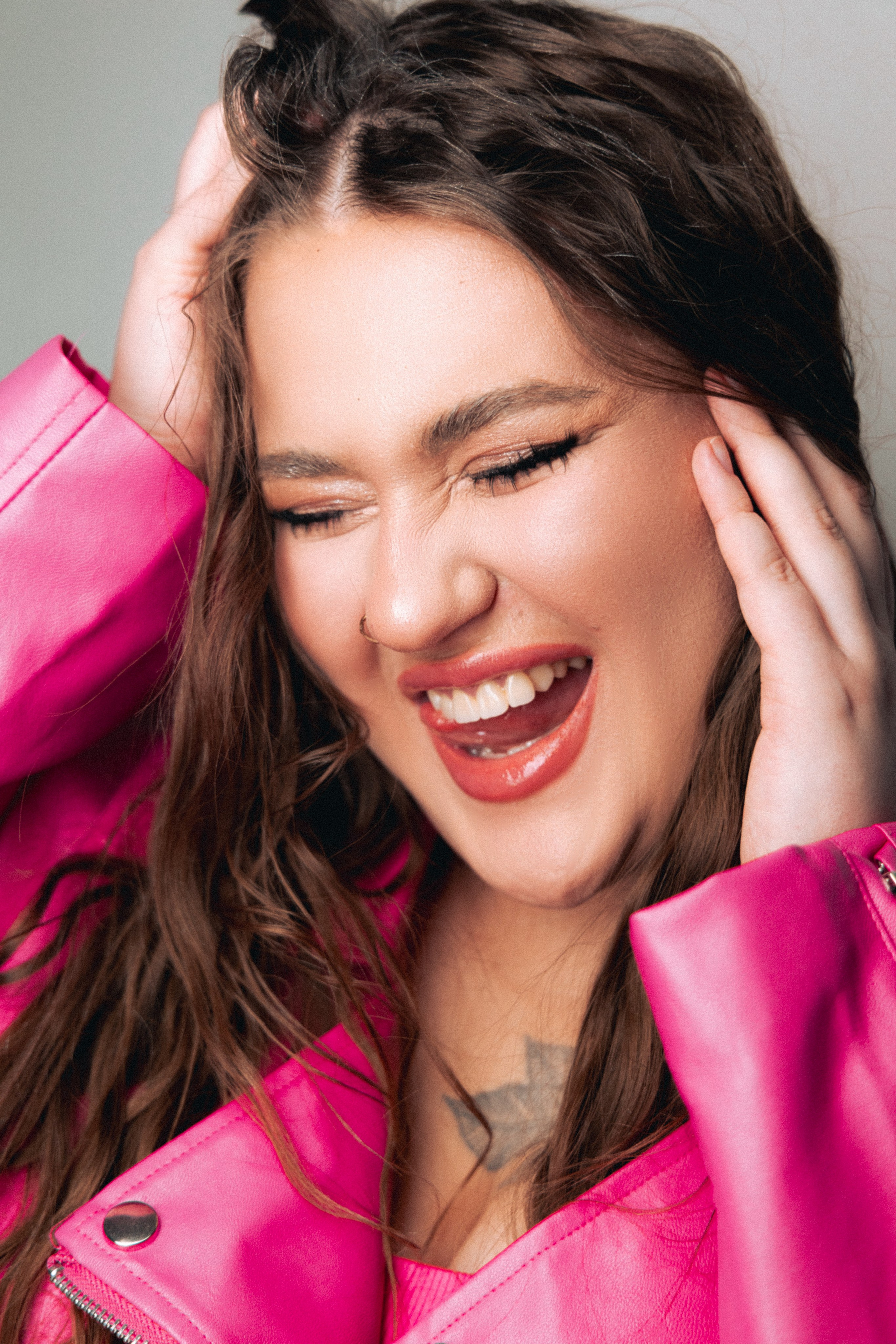 КОНТЕНТ (for @shugababy). Photographer — Regina Sal’manova. Uray