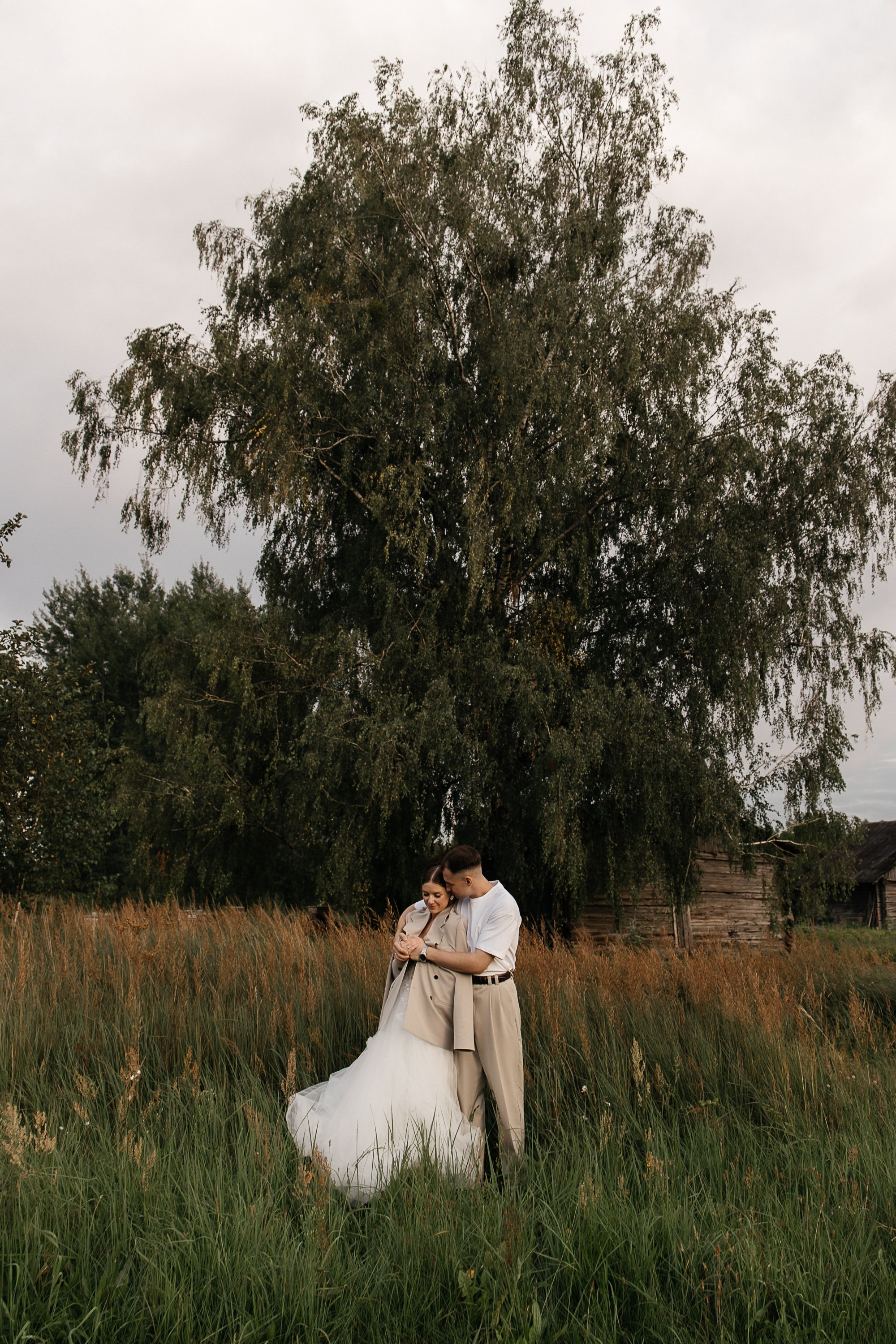 Свадьбная фотосессия в деревенской атмосфере. Свадебный и семейный фотограф Виолетта Сидельникова. Краснодар, Россия, Беларусь, Европа