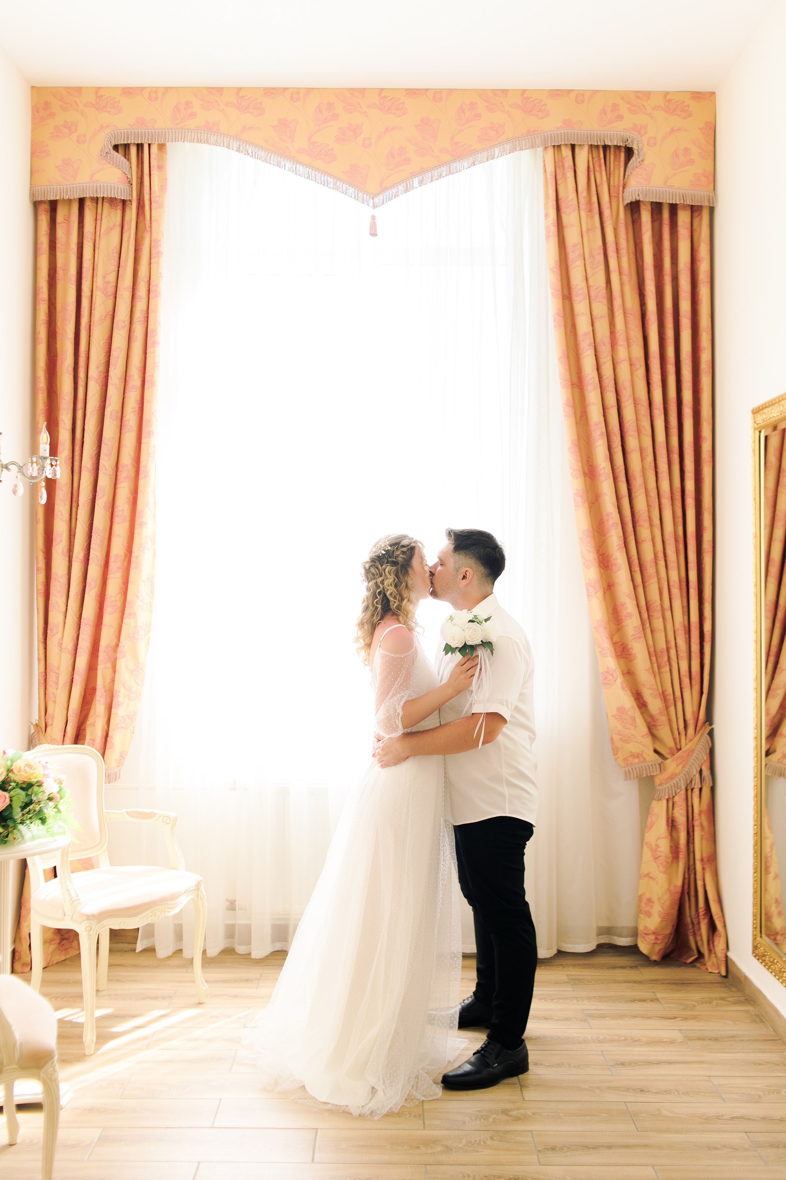 Свадебная фотосессия в загсе Приморского района Спб