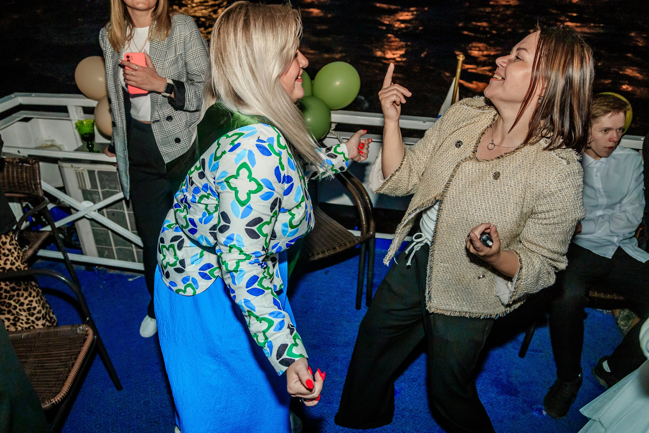 Выпускной на теплоходе. Фотограф в Санкт-Петербурге Чумаков Семен