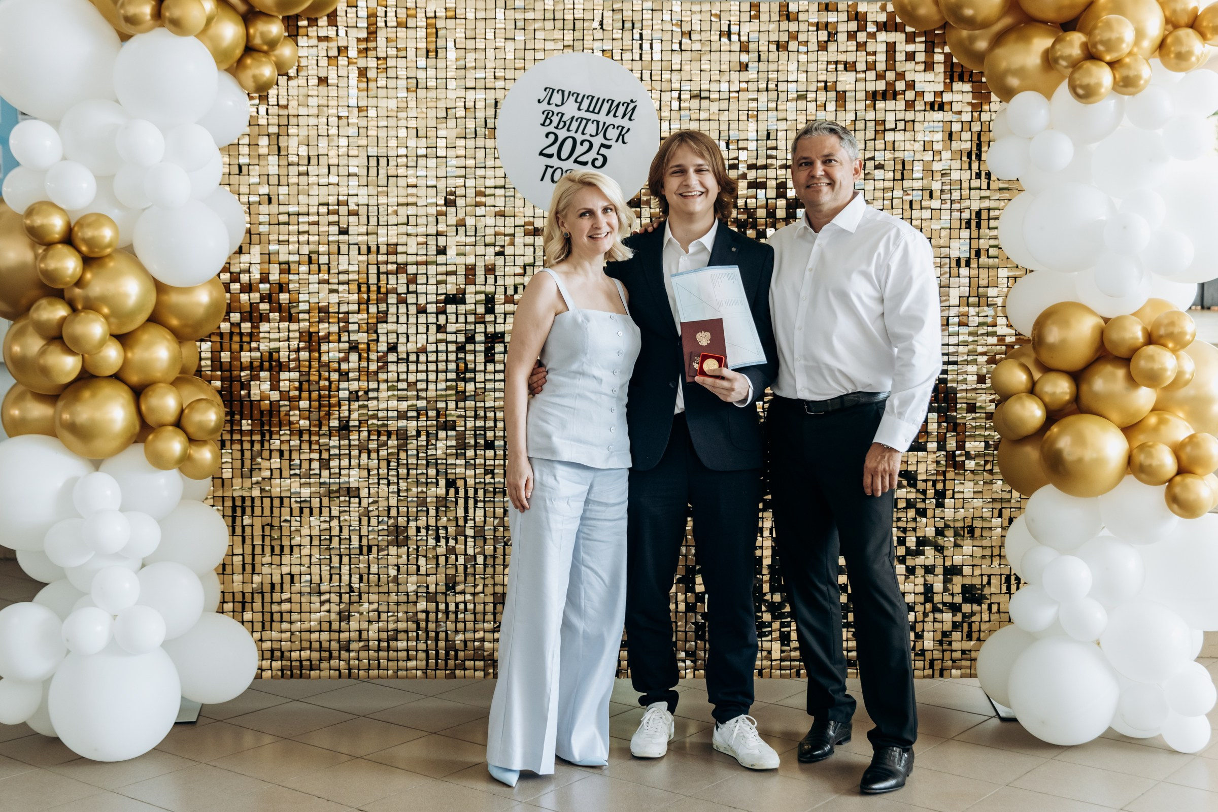 Школьники. Ищем лучшие локации. Снимем как в кино (съёмка выпускных, альбомы для 9-11 классов). Фотограф в Крыму — Федор зайцев. Свадебная, семейная и портретная съёмка. Фотографии для контента, для бизнеса. Корпоративная съёмка