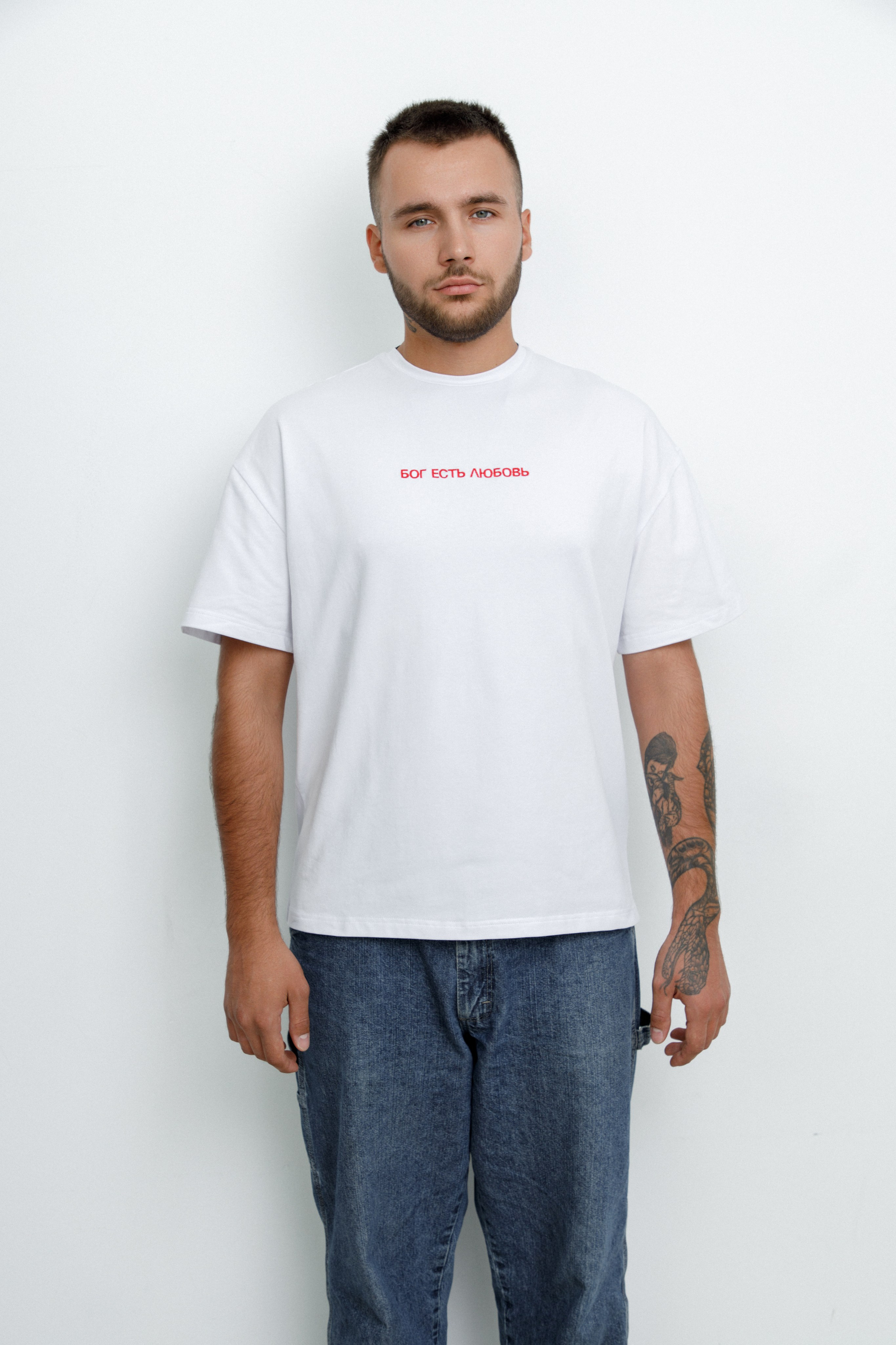 Каталог для бренда футболок. Фотограф Ксения Третьякова, Санкт-Петербург