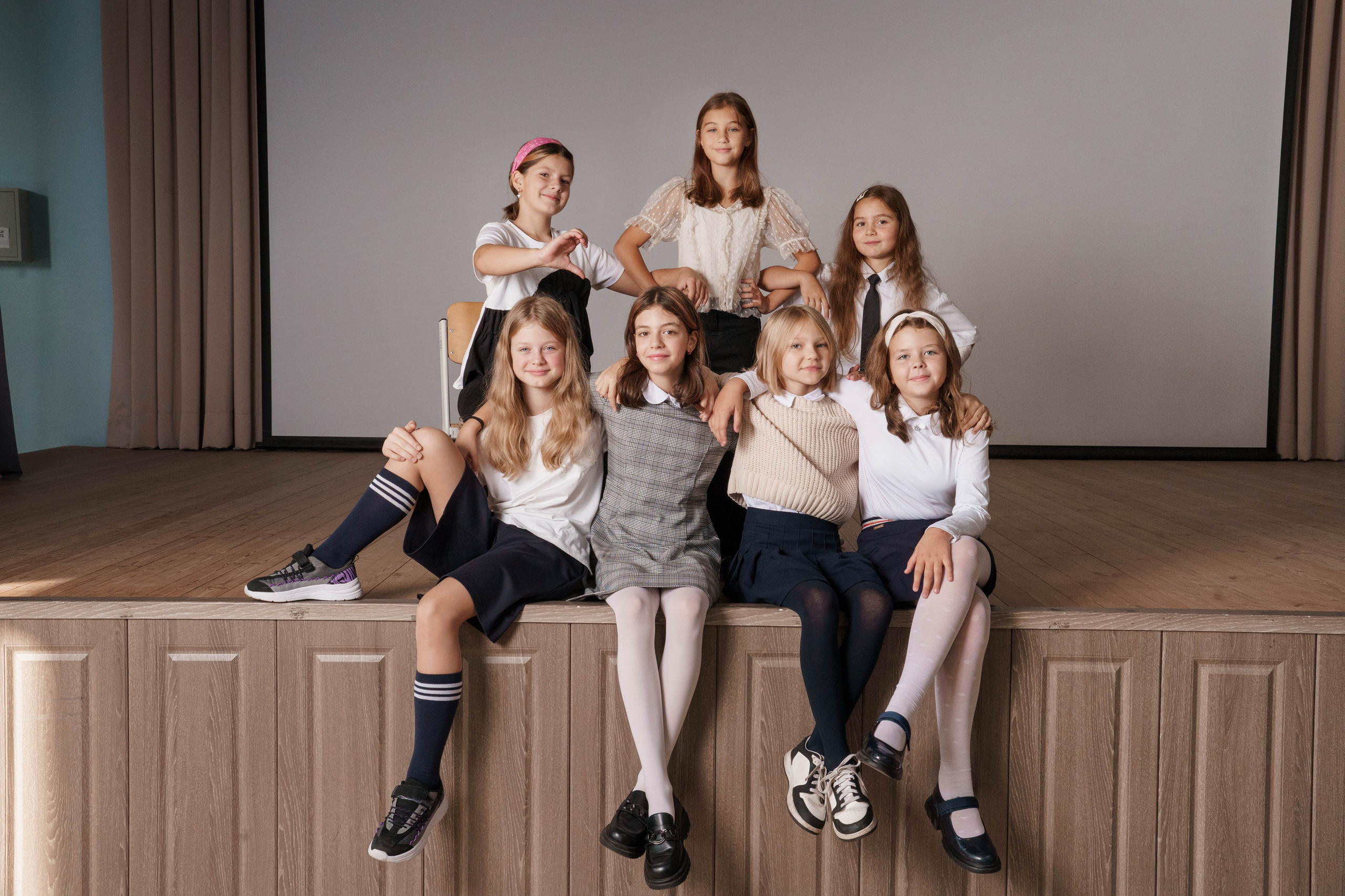 4 класс 43 школа. Ирина Коновалова школьный фотограф. Выпускные альбомы Ярославль