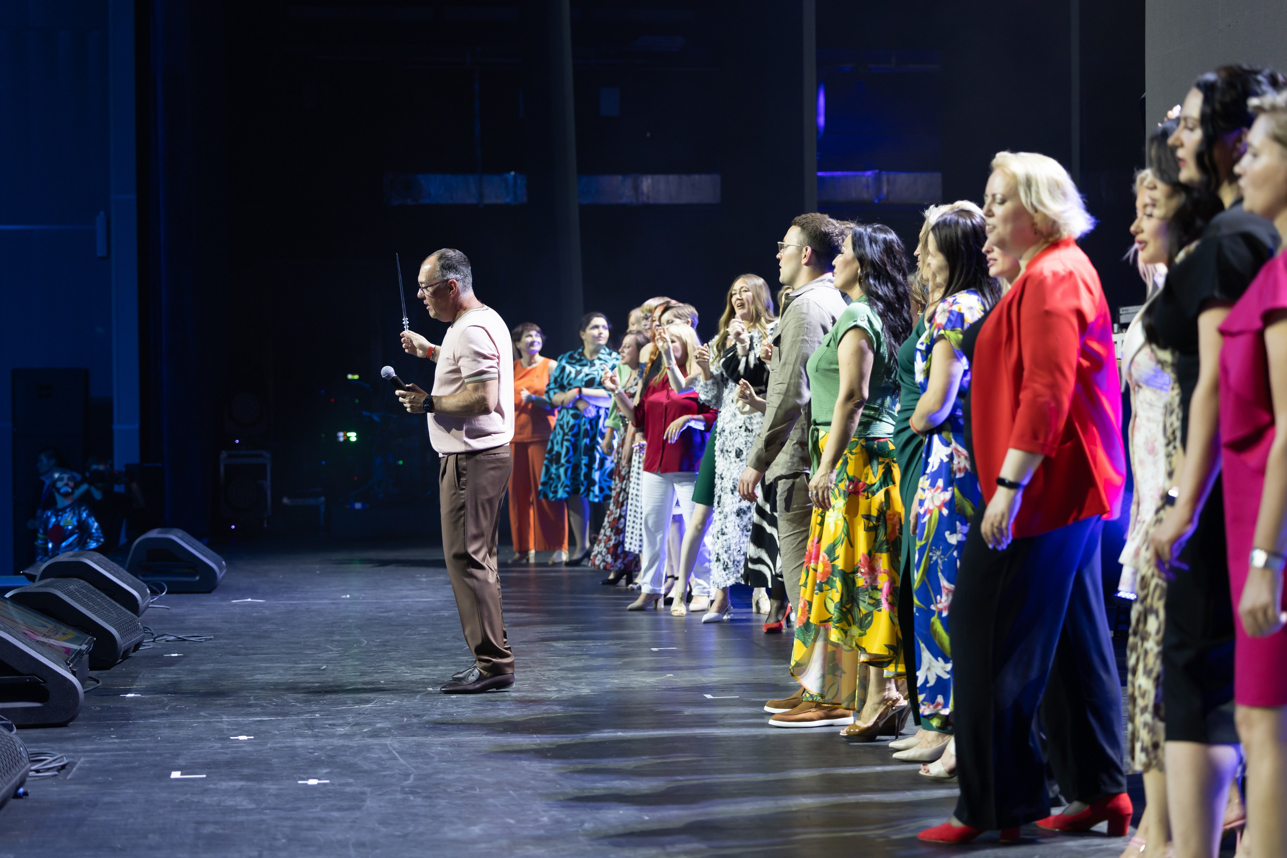 Оптик центр 25 лет. Фотограф свадебный, репортажный, индивидуальный, фото для маркетплейсов, брендов, автосалонов