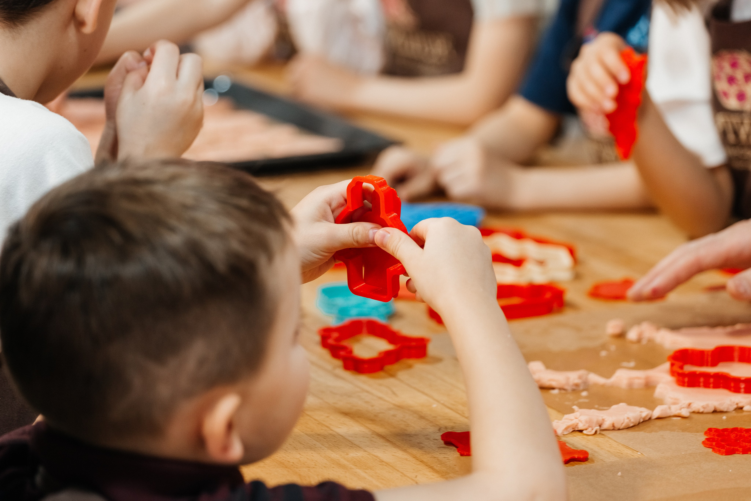 Детский мастер-класс в «АРТиШОК». Фотограф Кемерово | Сергей