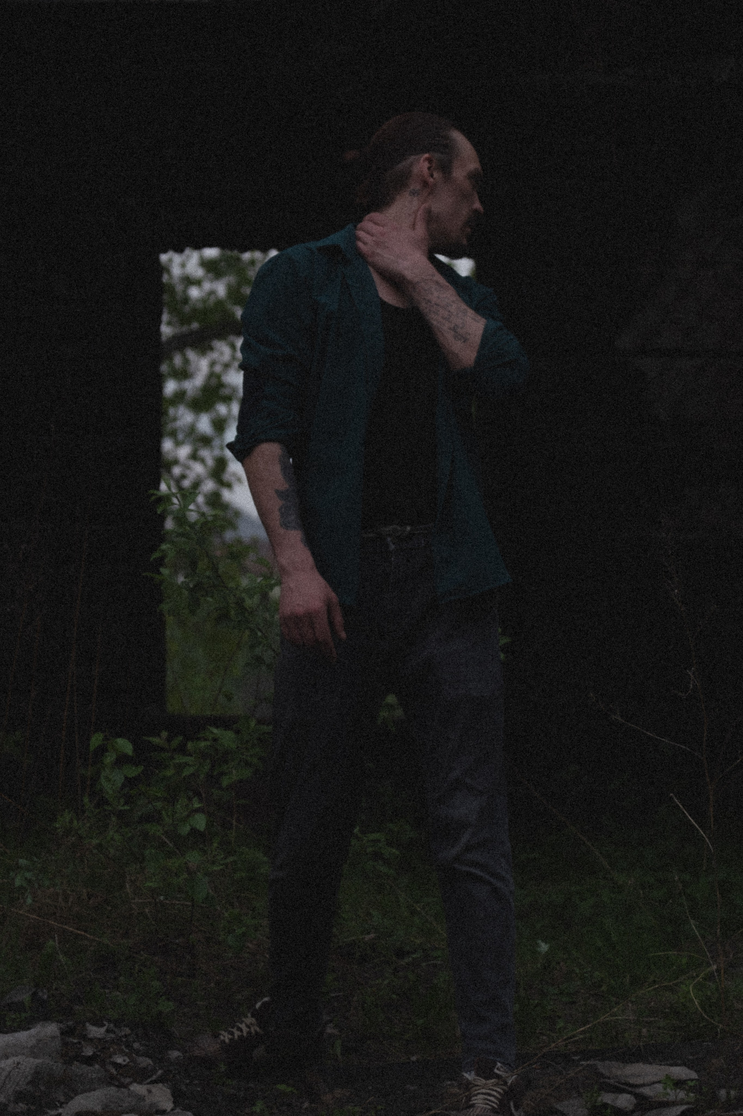 «Они шли мимо заброшенного дома». Фотограф |Герасимова София