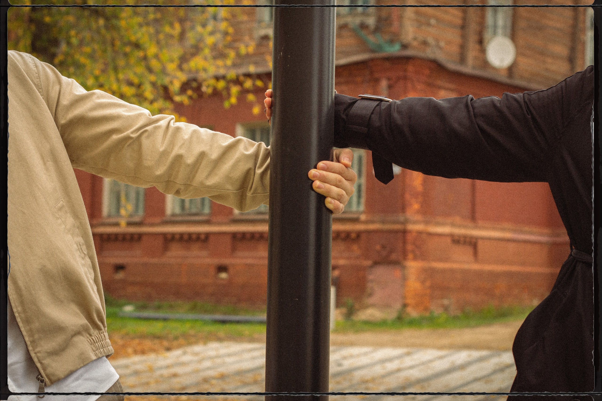 LOVERS IN AUTUMN. Главная