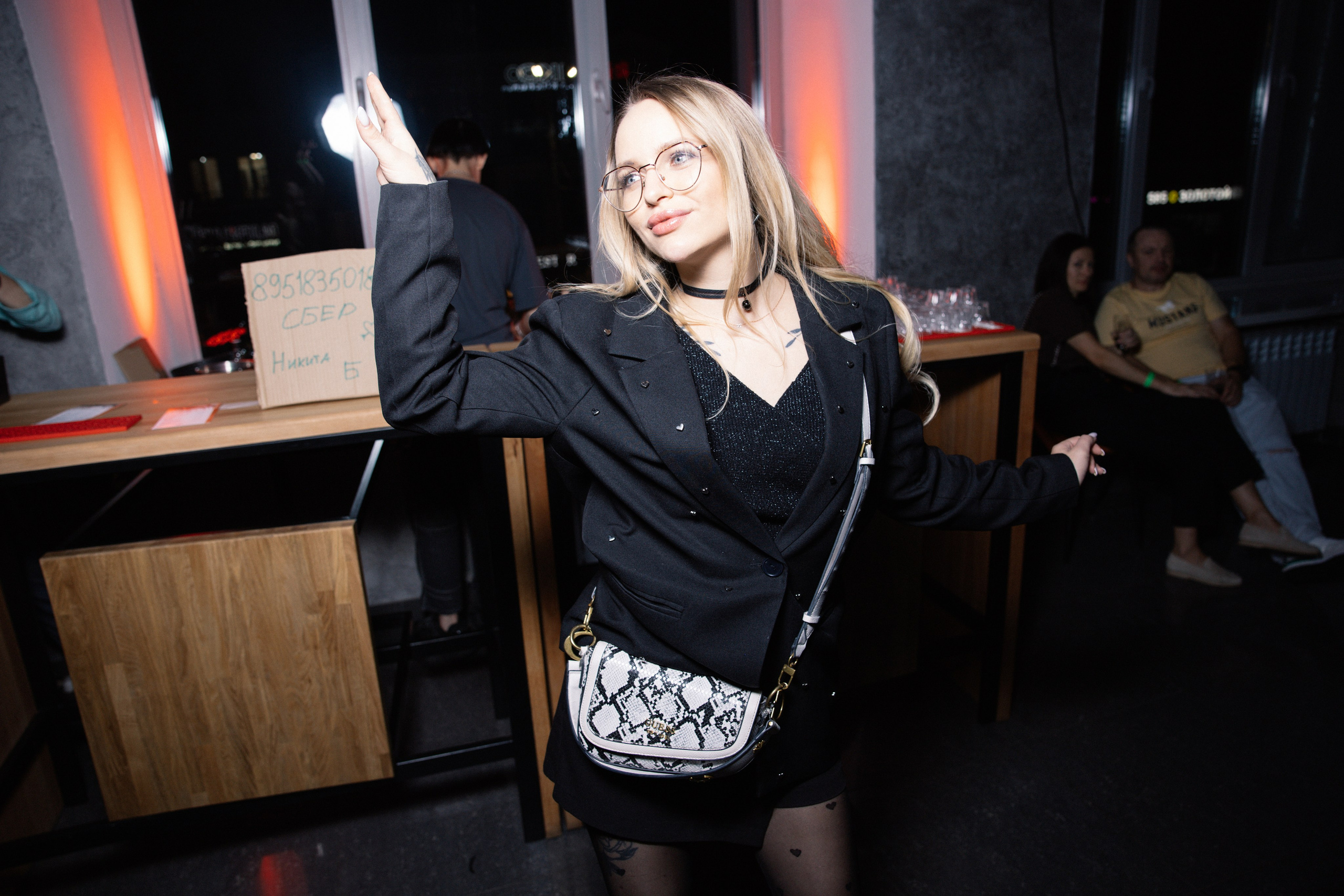 Соседи, Тусец. Фотограф Эдуарда Титанян