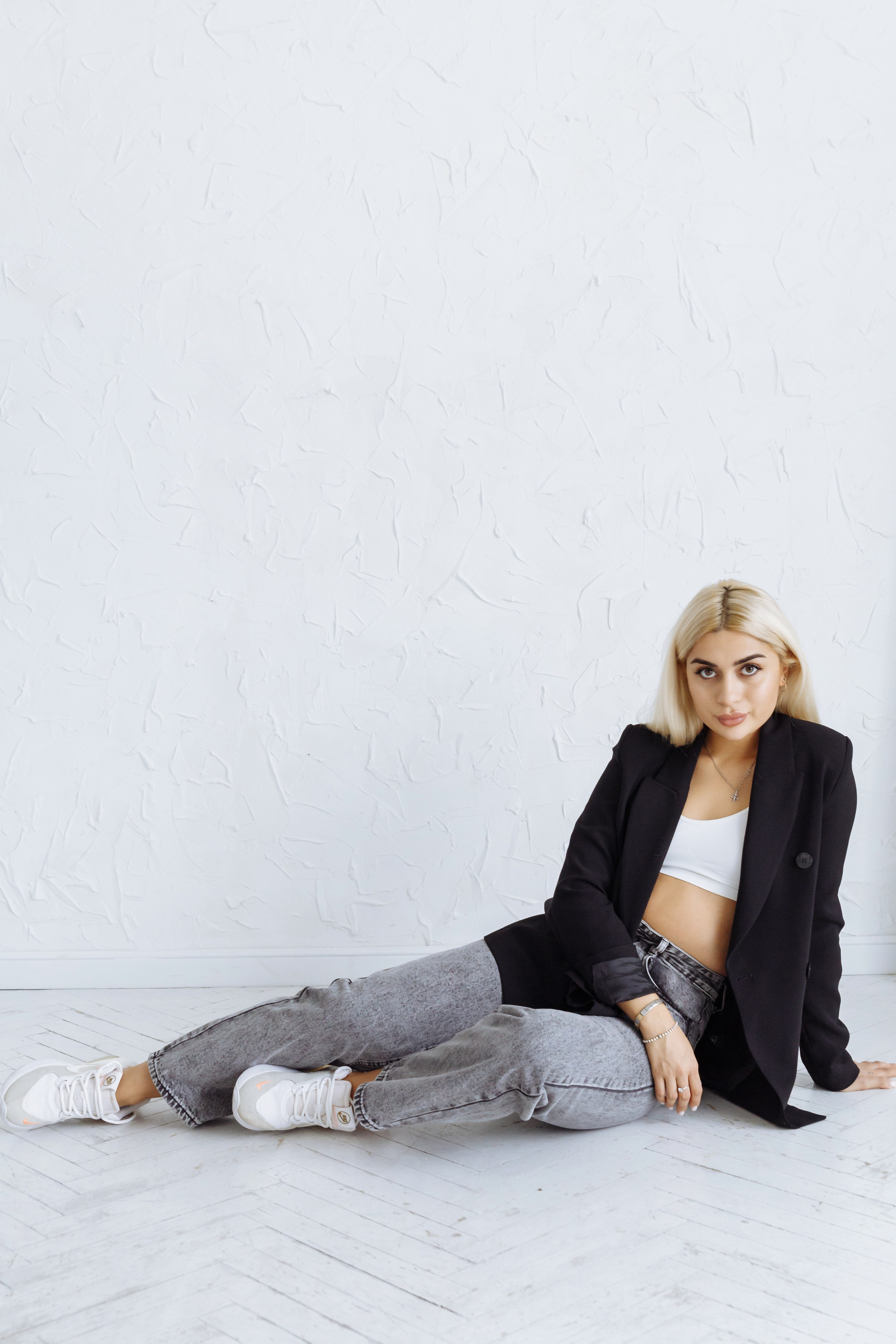 Сабина в студии. Событийный фотограф Максим Бескоровайновнов