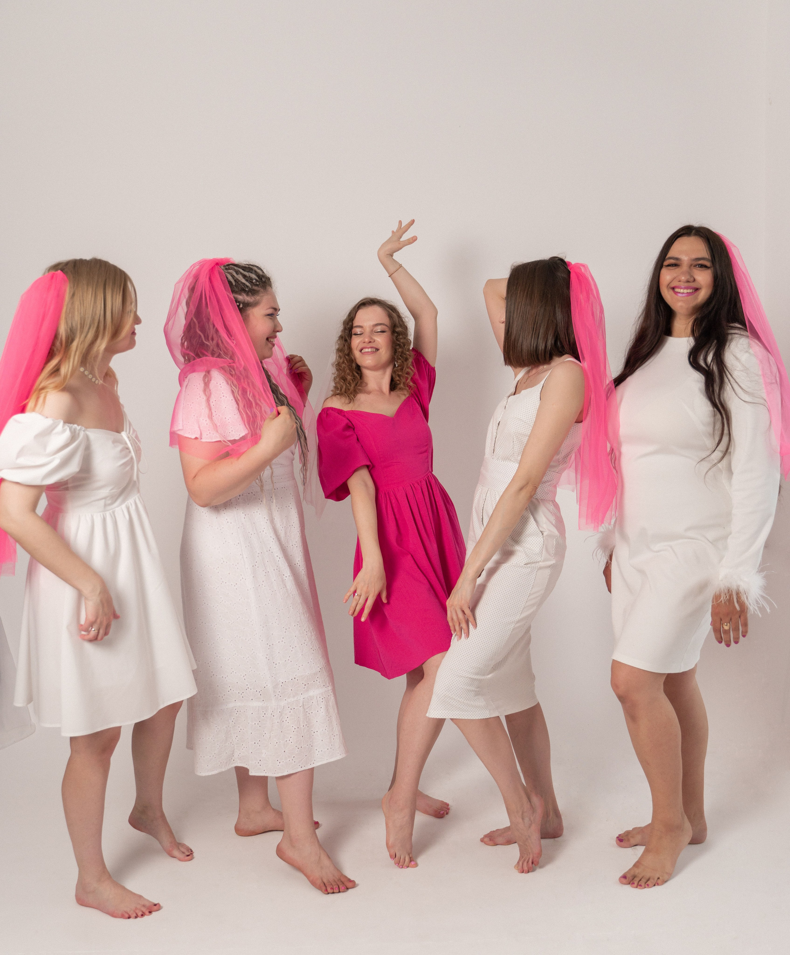 Подружки. ФОТОГРАФ/РУДНЫЙ/КОСТАНАЙ