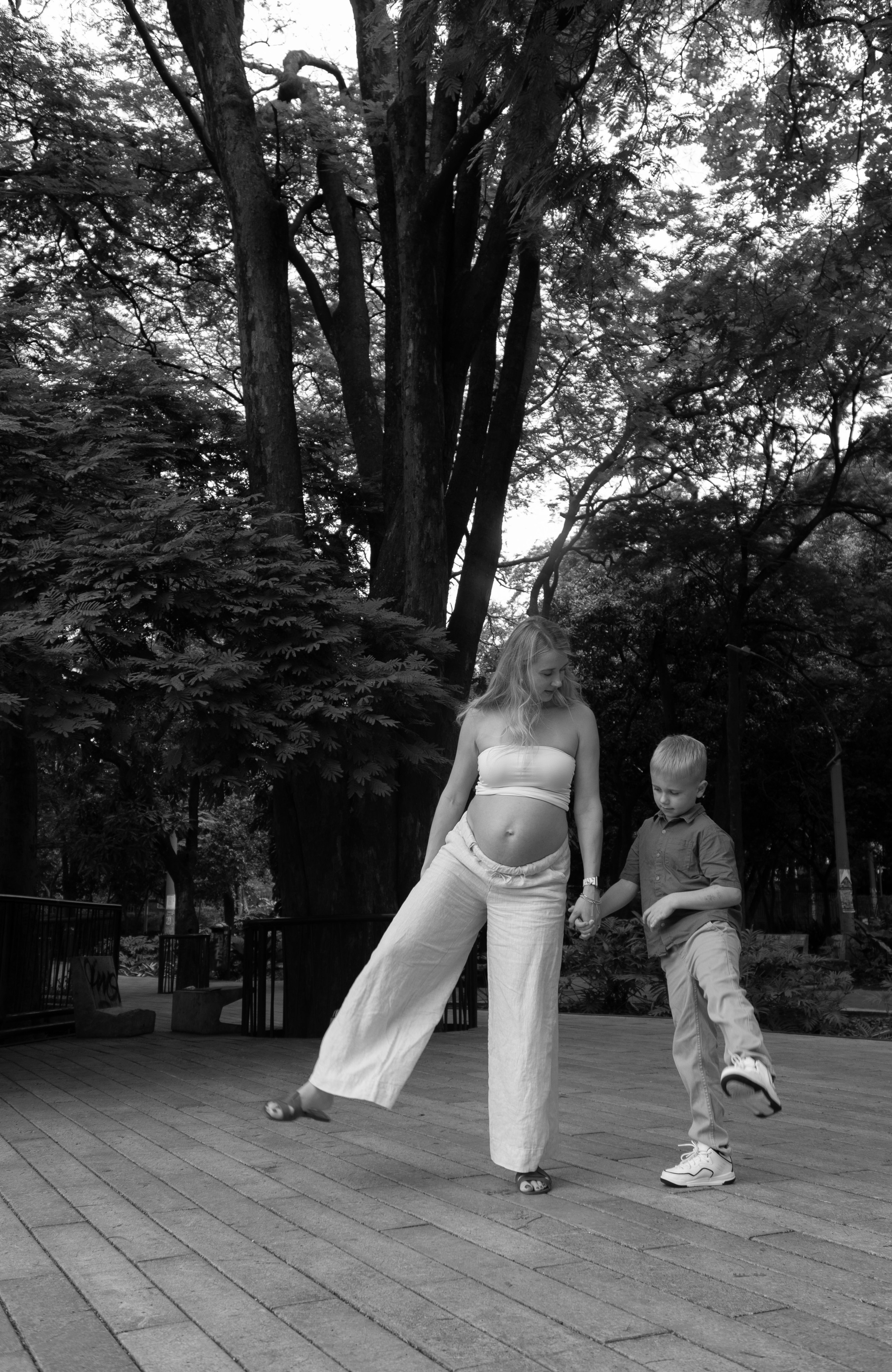 Sasha y «la familia / and the family». Wedding Photographer in Barcelona and Medellin