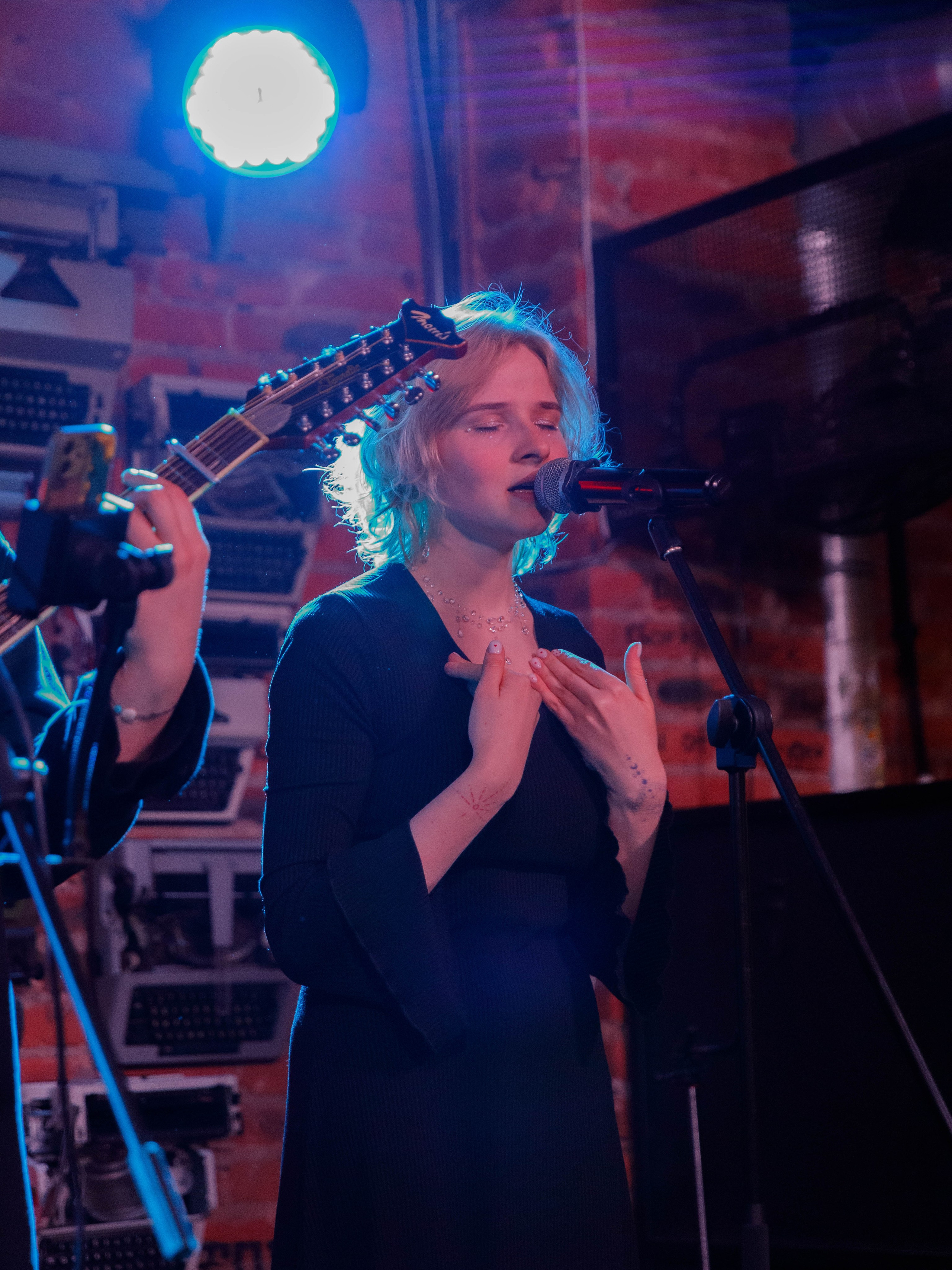 Концерт Огнева и Аня из Питера. Репортажный фотограф в Новосибирске Алена Помазунова
