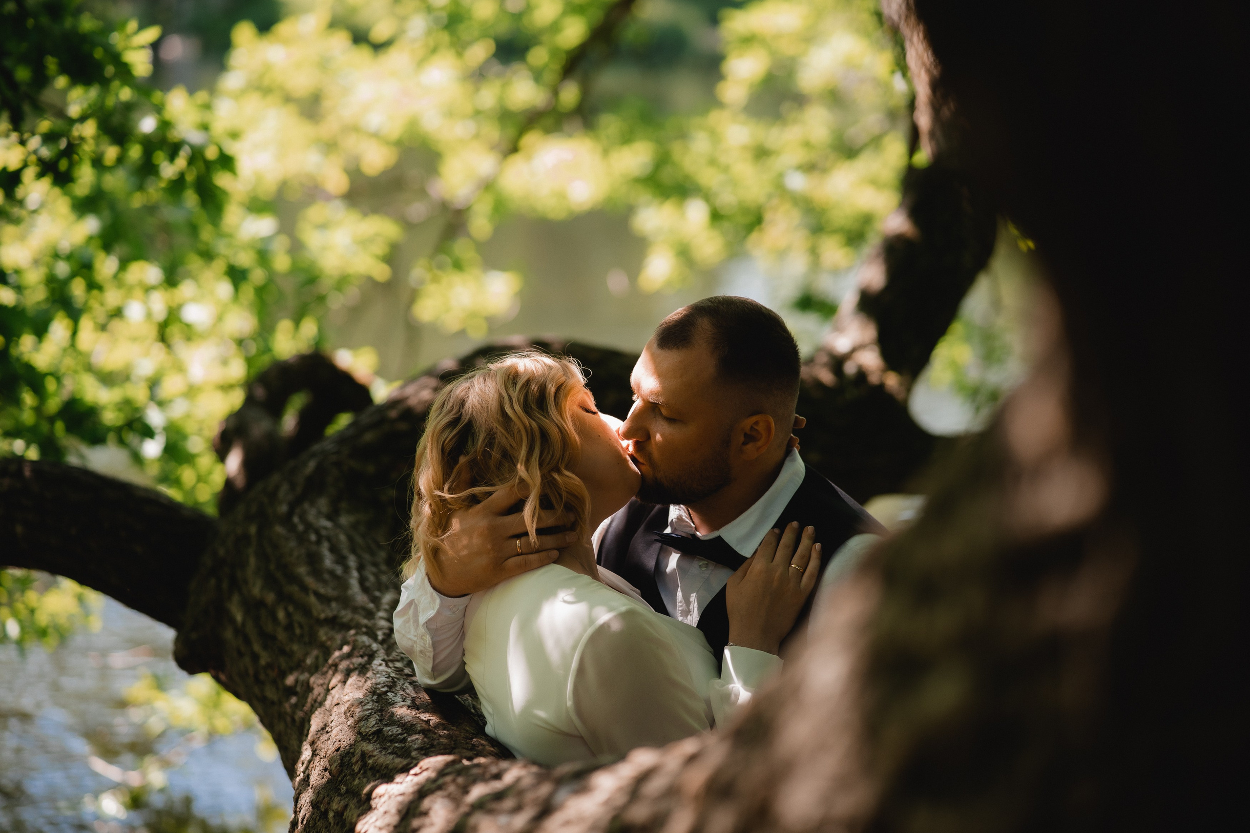 Красивые места для свадебной фотосессии летом в Санкт-Петербурге. Свадебный фотограф Александр Невский в Санкт-Петербурге