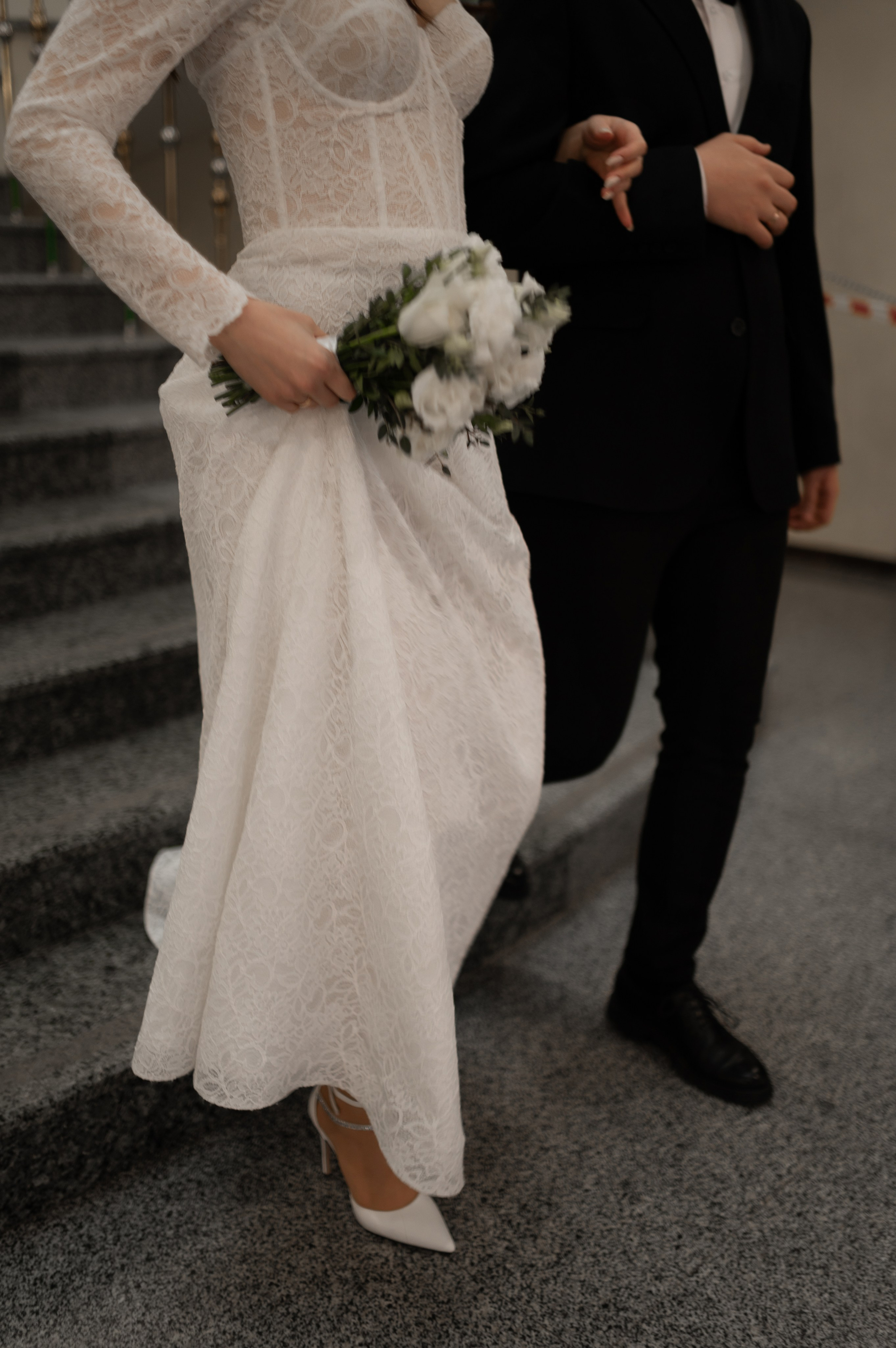 «И вот теперь остаются эти три: вера, надежда, любовь. Но величайшая из них — любовь». Твой личный проводник к красивым фотографиям в Старом Осколе