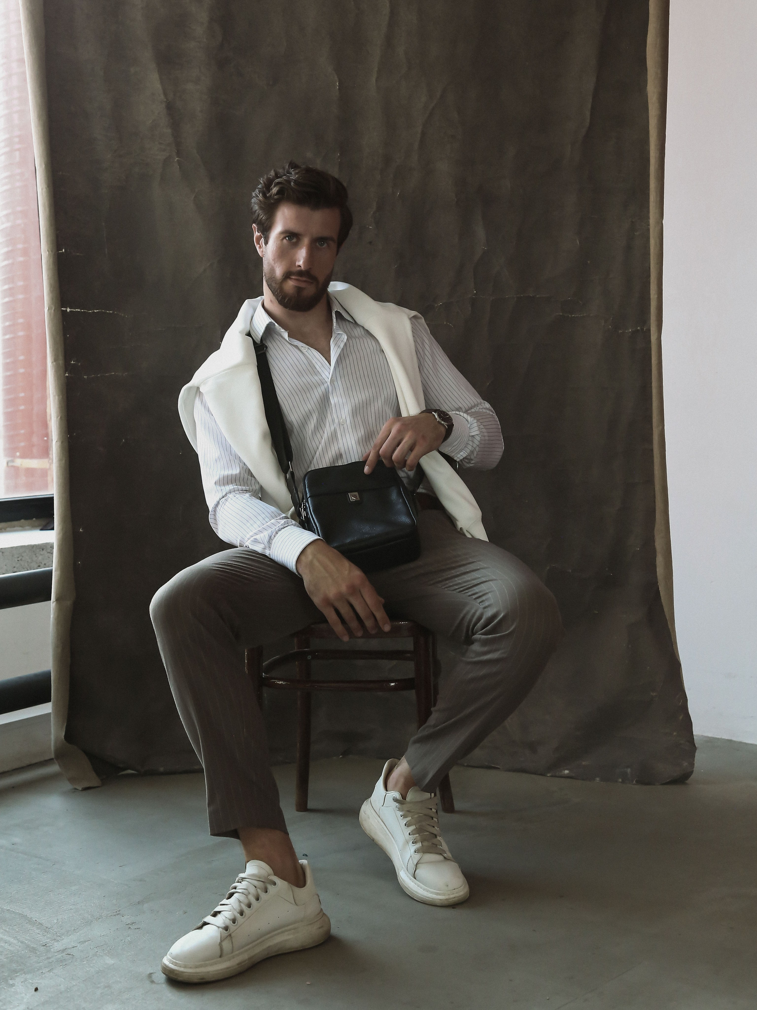 Коммерческая фотосессия мужских сумок для маркетплейсов и социальных сетей. Fashion фотограф в Санкт-Петербурге Савинова Ирина