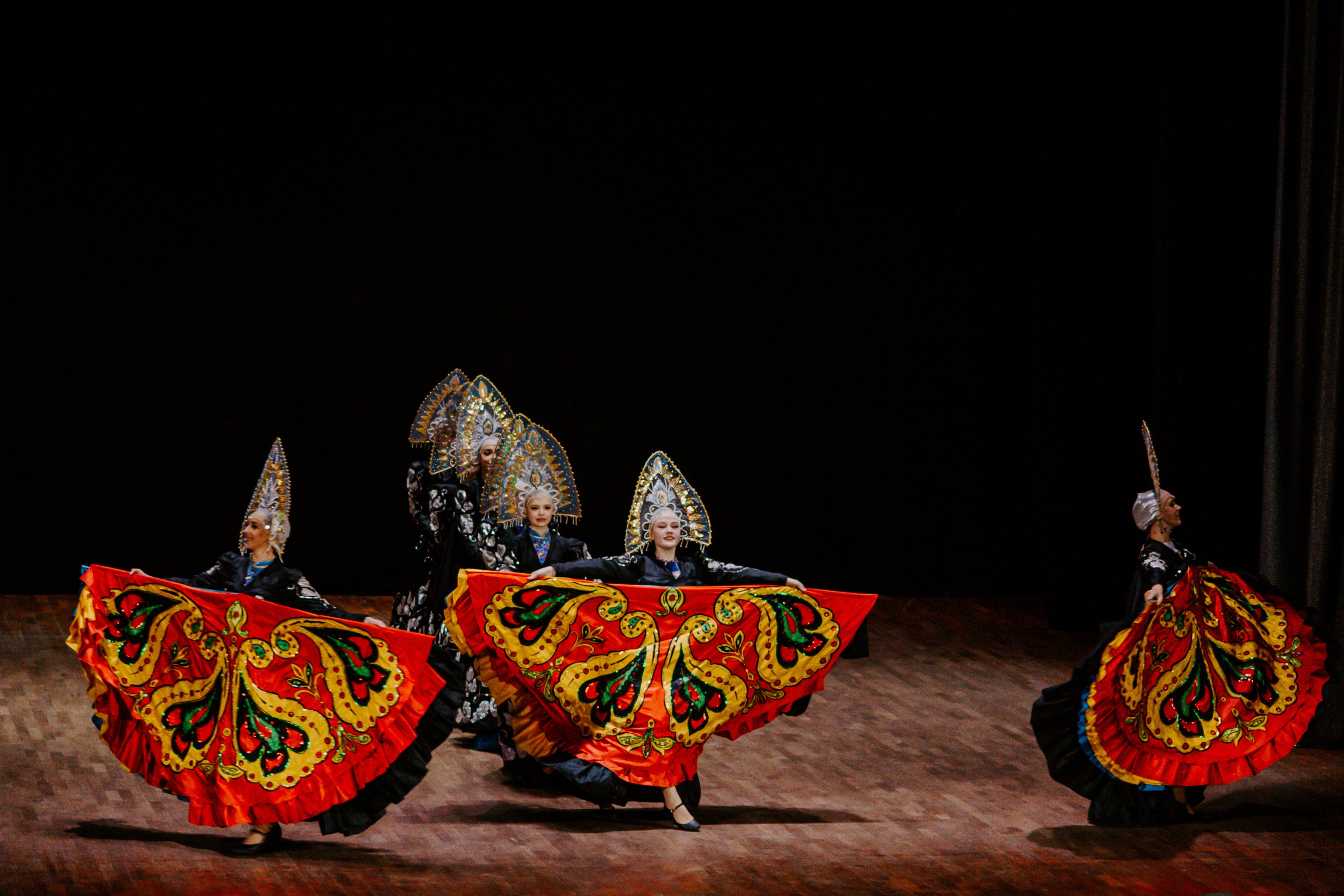 «Уральский сувенир». Концерт танцевальной студии. Фотограф в Челябинске Ополихина Анна