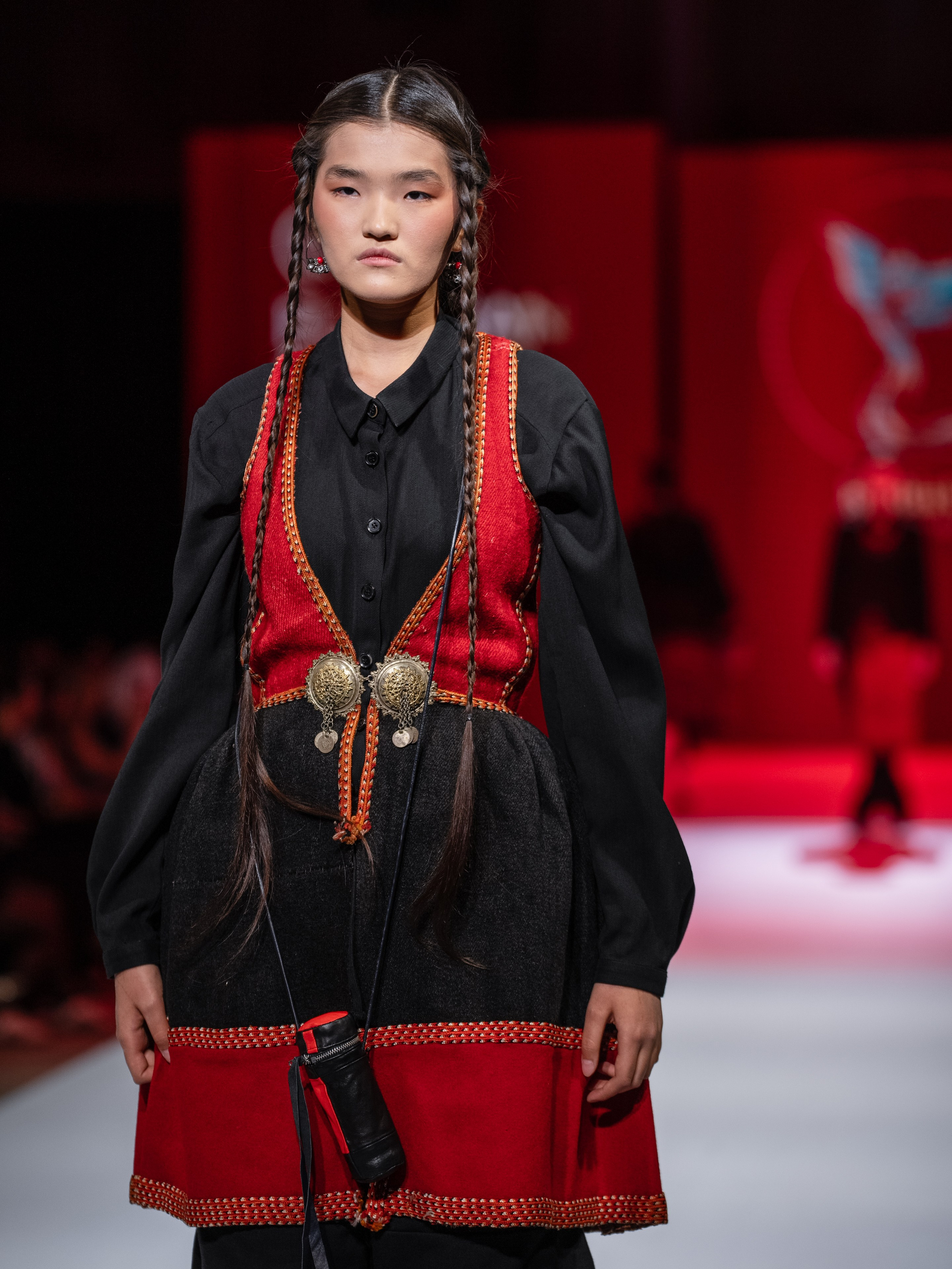EURASIAN FASHION WEEK Reberth. Сайт Алматинского НЮ АРТ, будуар и фэшн фотографа Дениса Карпенко