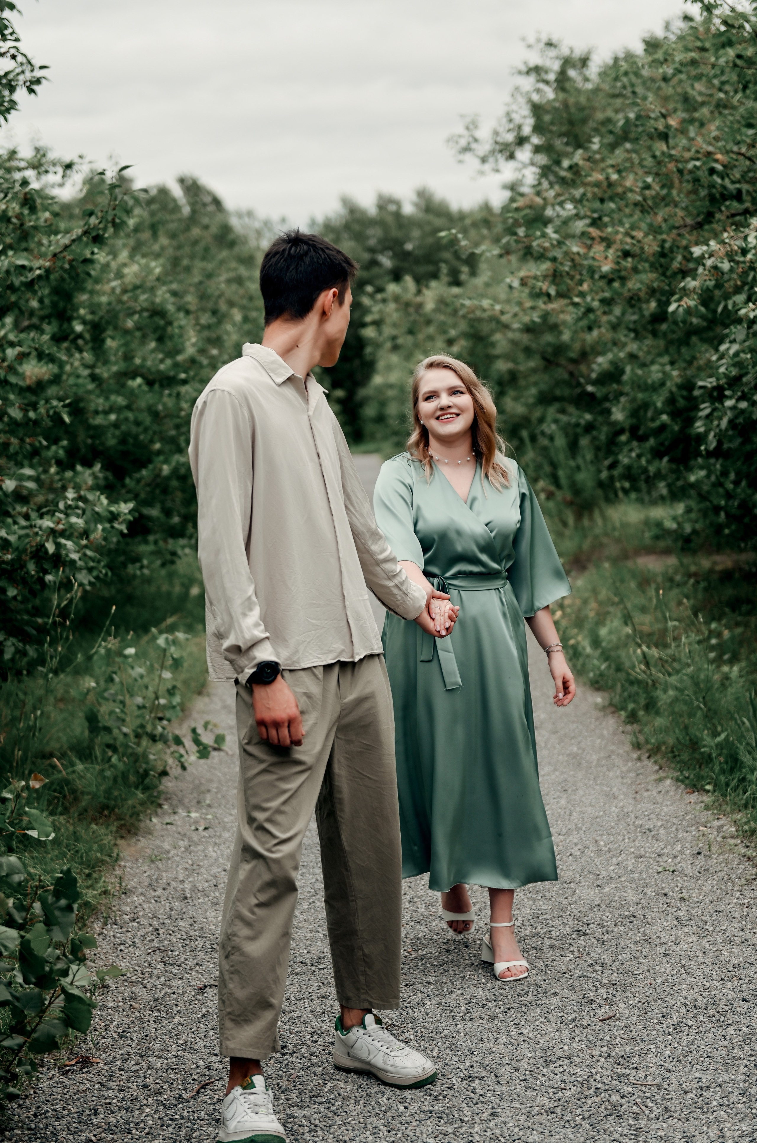 Love story прогулка вместе с песиком))). Свадебный, семейный, детский, контент фотограф в Омске Максим Ильин