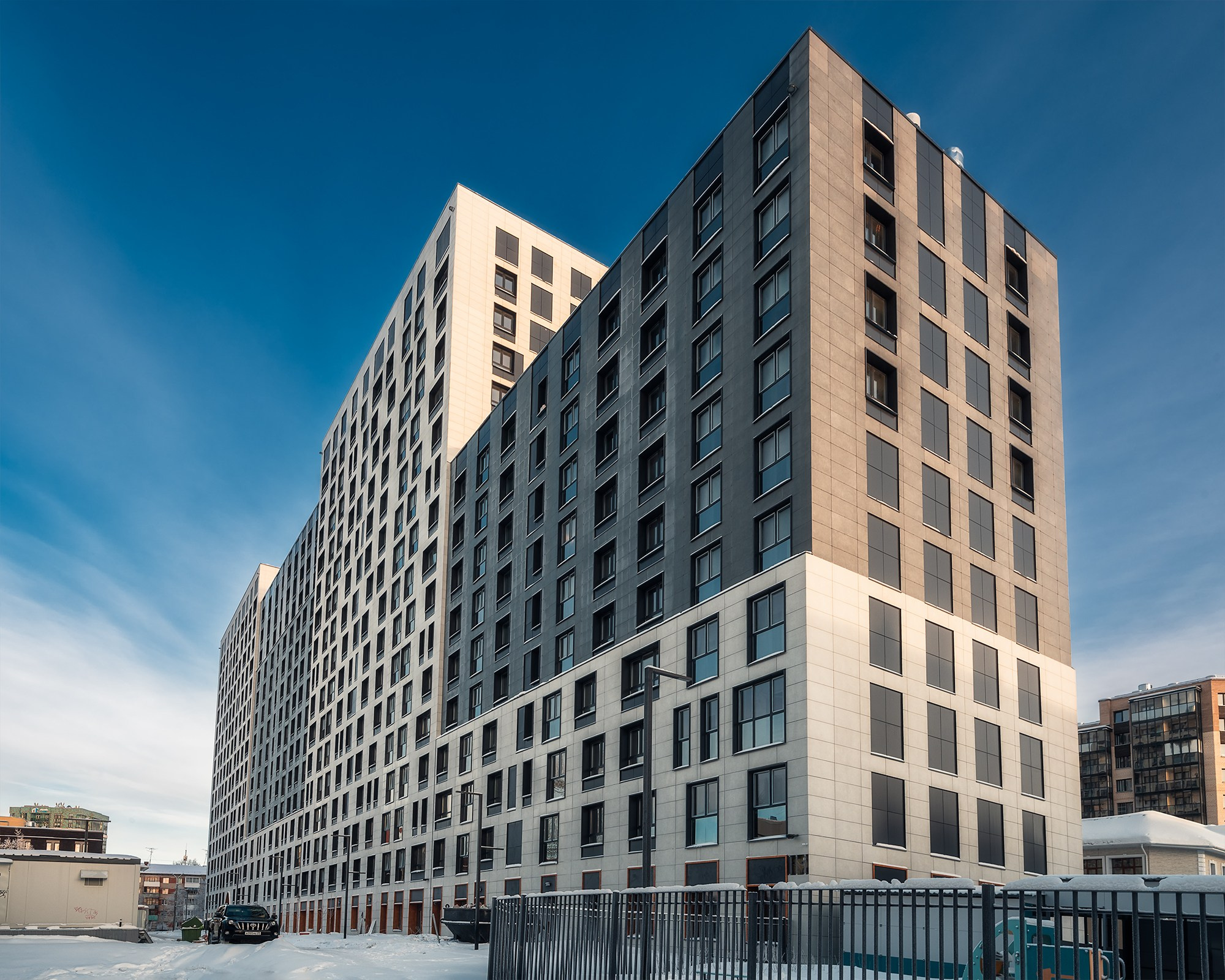 Фасад многоэтажного дома жилого комплекса CITY Towers Аквилон, г. Архангельск , фотограф Александр Ермолин Архангельск