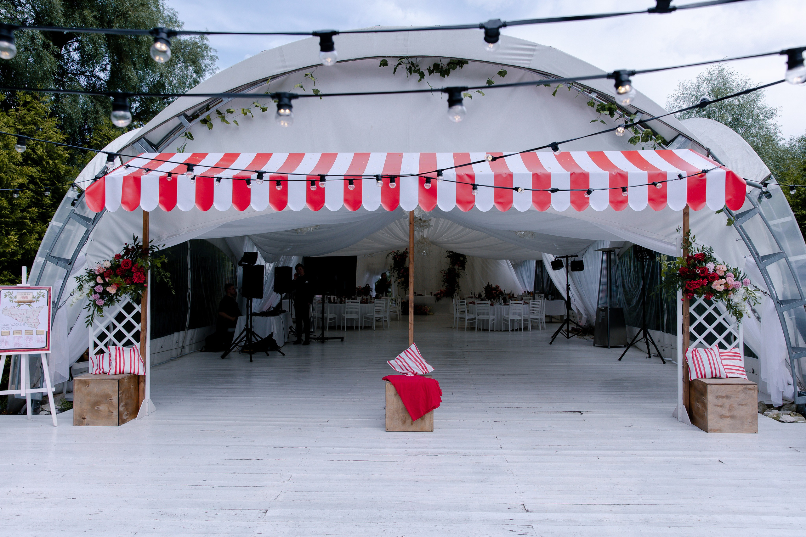 Свадьба в усадьбе Остров. Kirillova Studio — мастерская декора и событий Юли Кирилловой