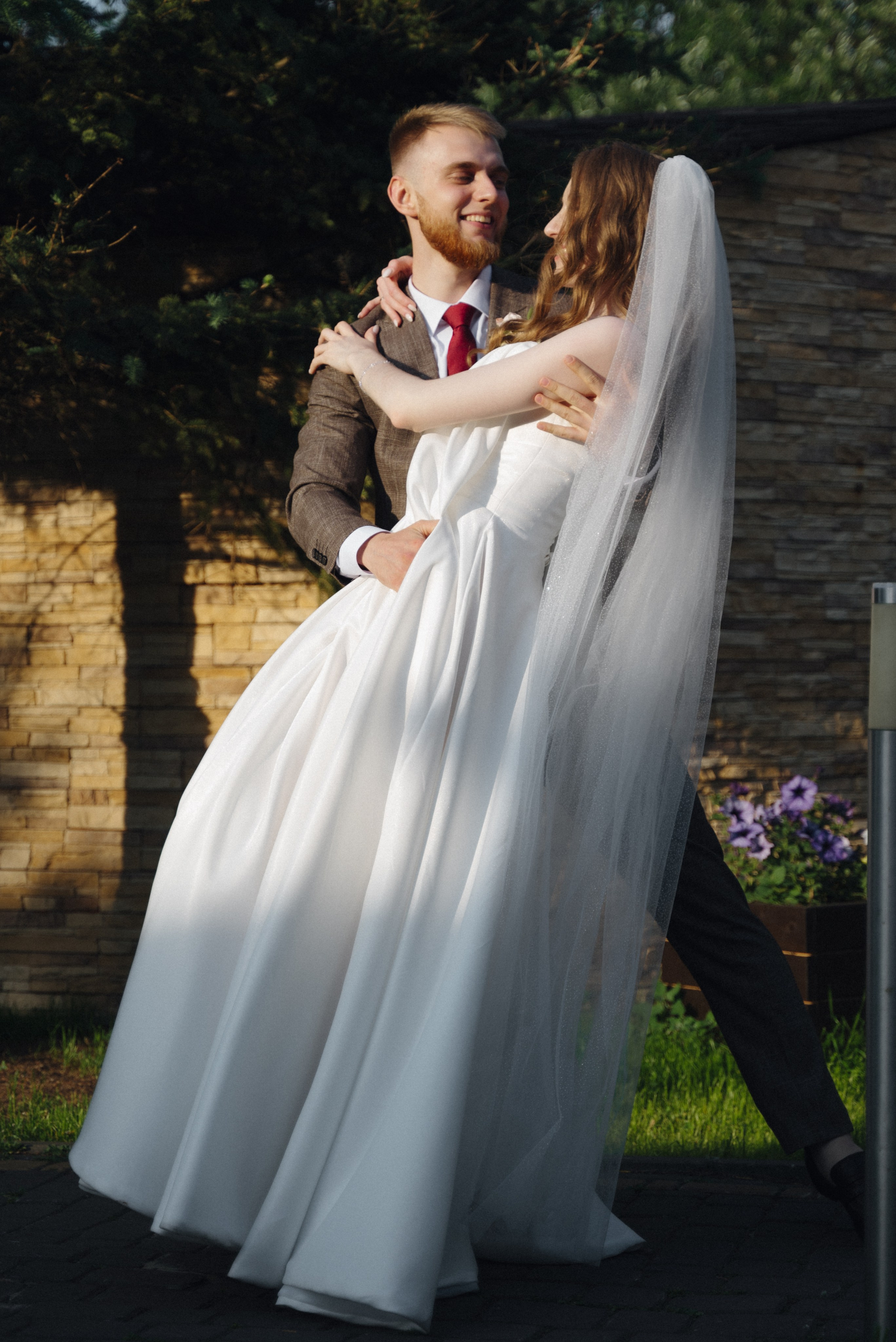 Елена и Артём. Репортажный и свадебный фотограф в Сургуте