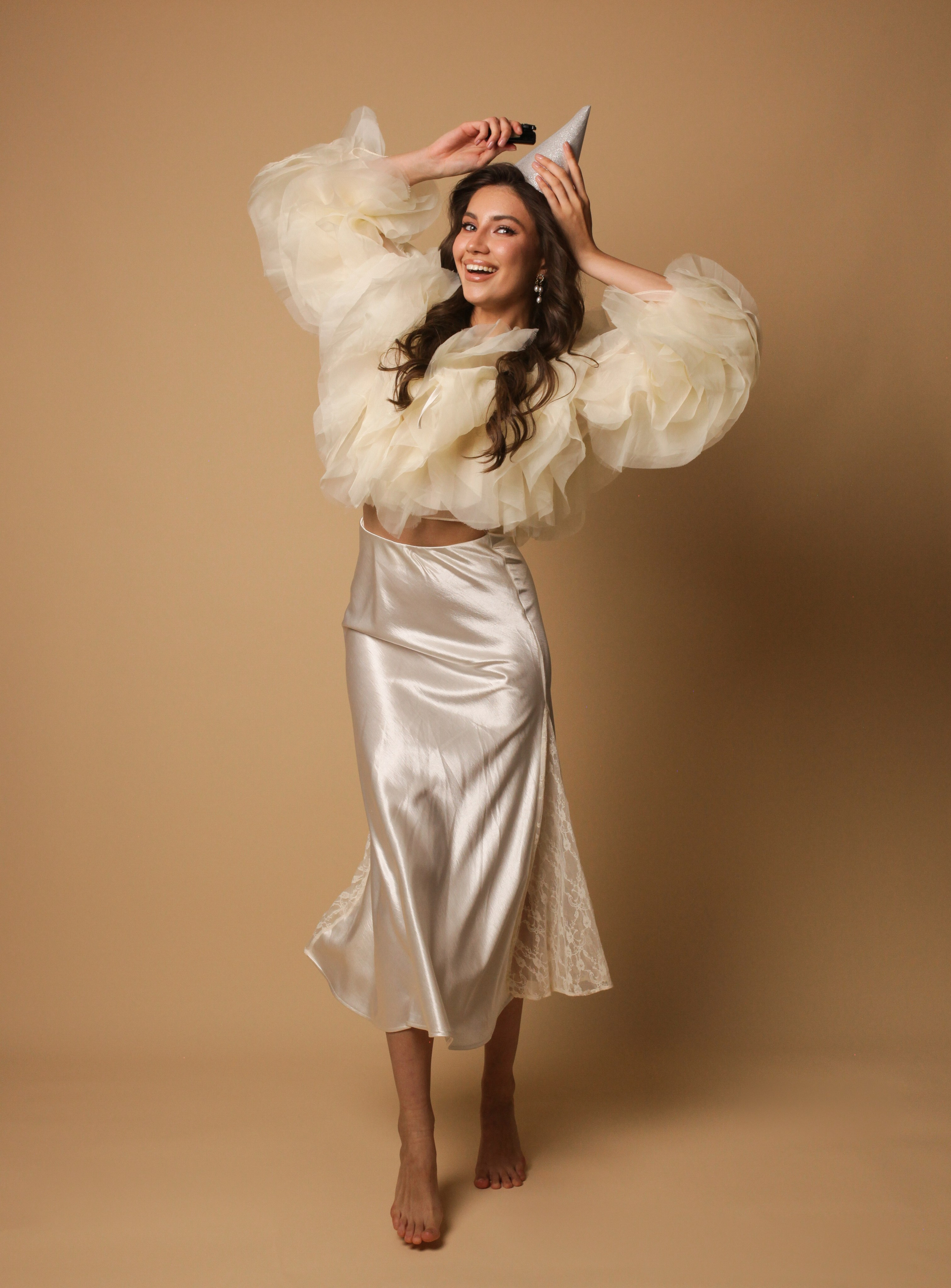 БЕЖЕВЫЙ ФОН | АВТОПОРТРЕТНАЯ. YourSelf.photostudio | автопортретная фотостудия ТОЛЬЯТТИ