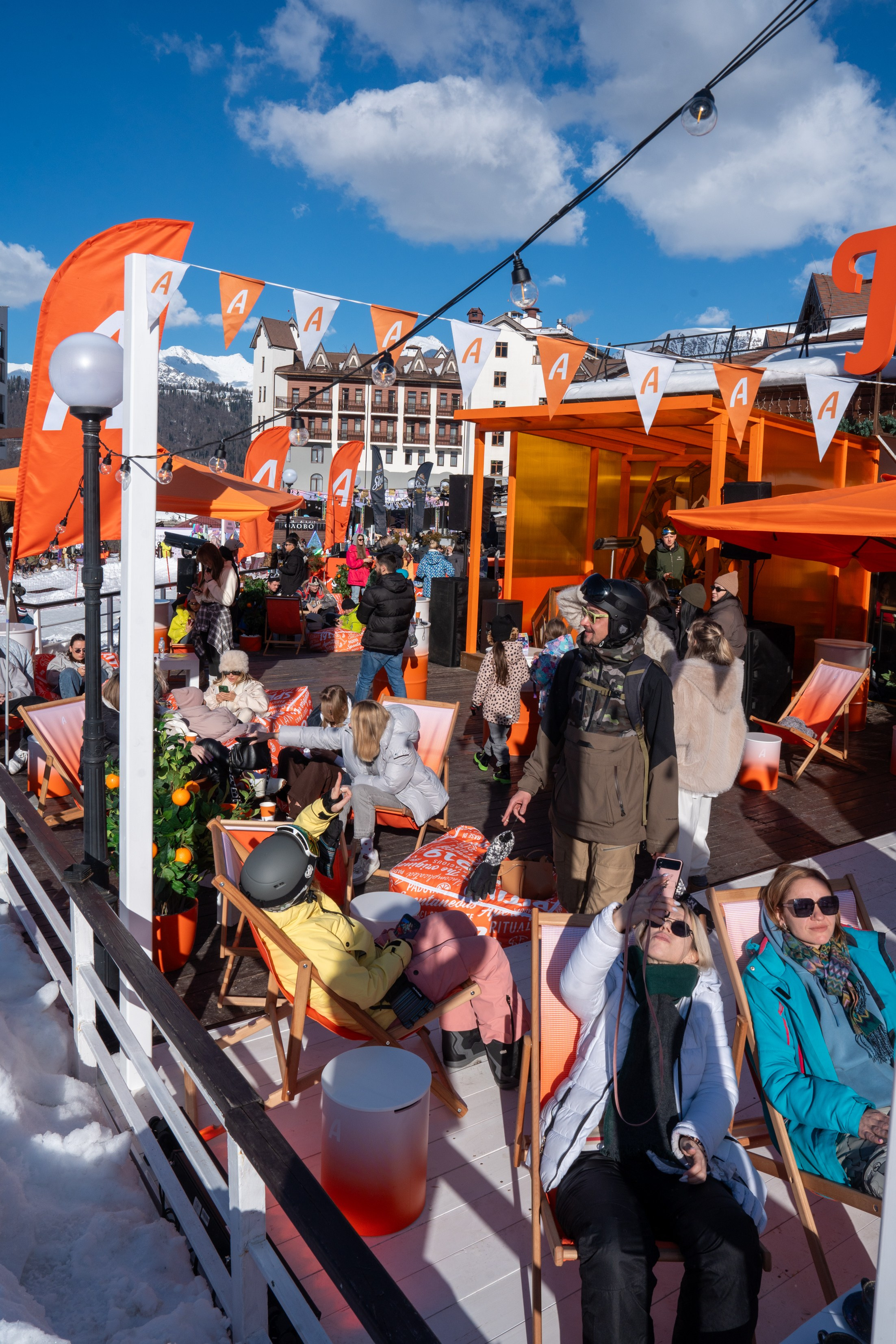 Фотоотчет партнерской интеграции Aperol Spritz на Роза Фест 2025. Репортажный фотограф в Красной Поляне и Сочи Павлюченко Екатерина