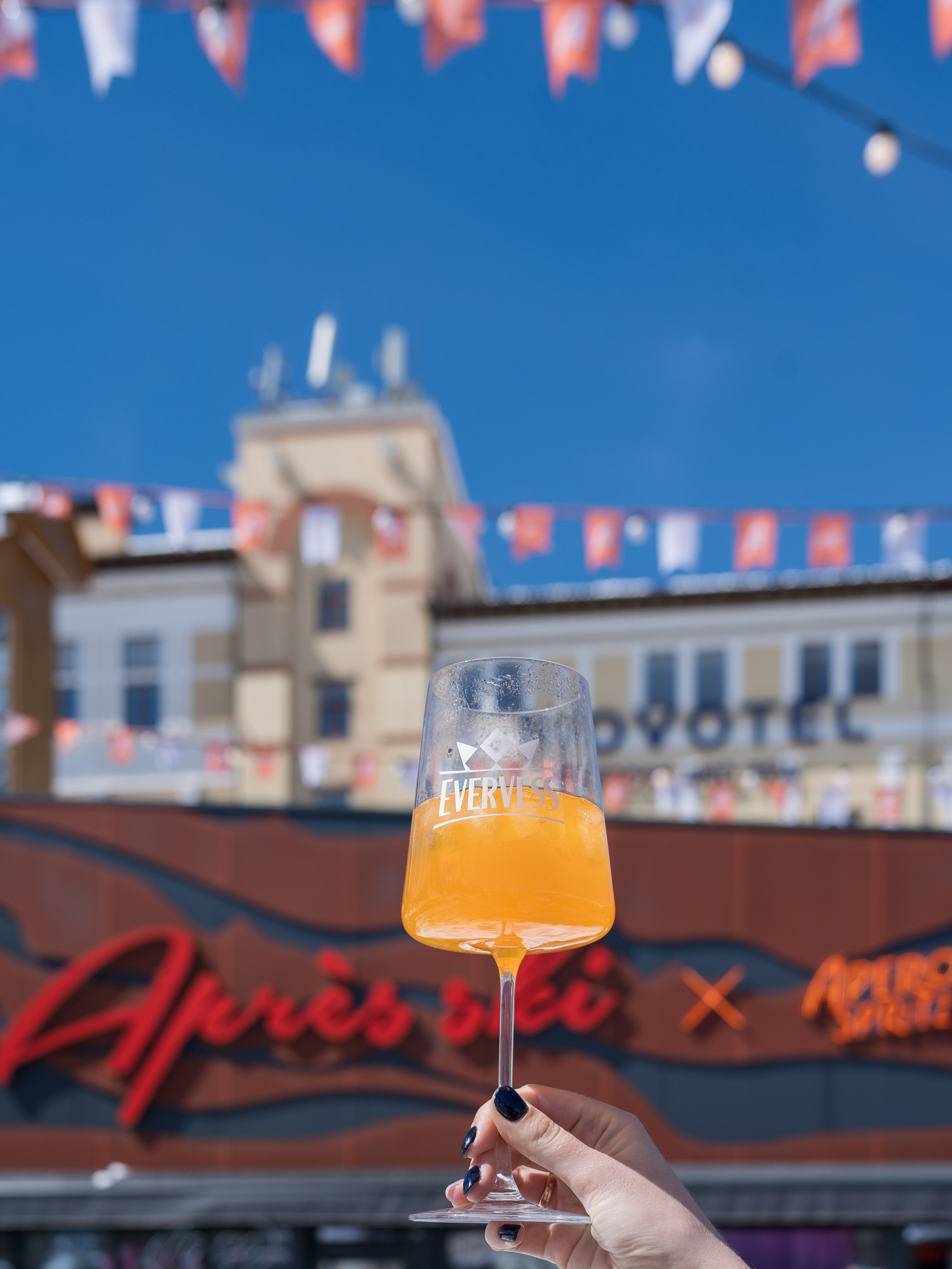 Компания «EVERVESS»: отчет с точек продаж на курортах Красной Поляны. Репортажный фотограф в Красной Поляне и Сочи Павлюченко Екатерина