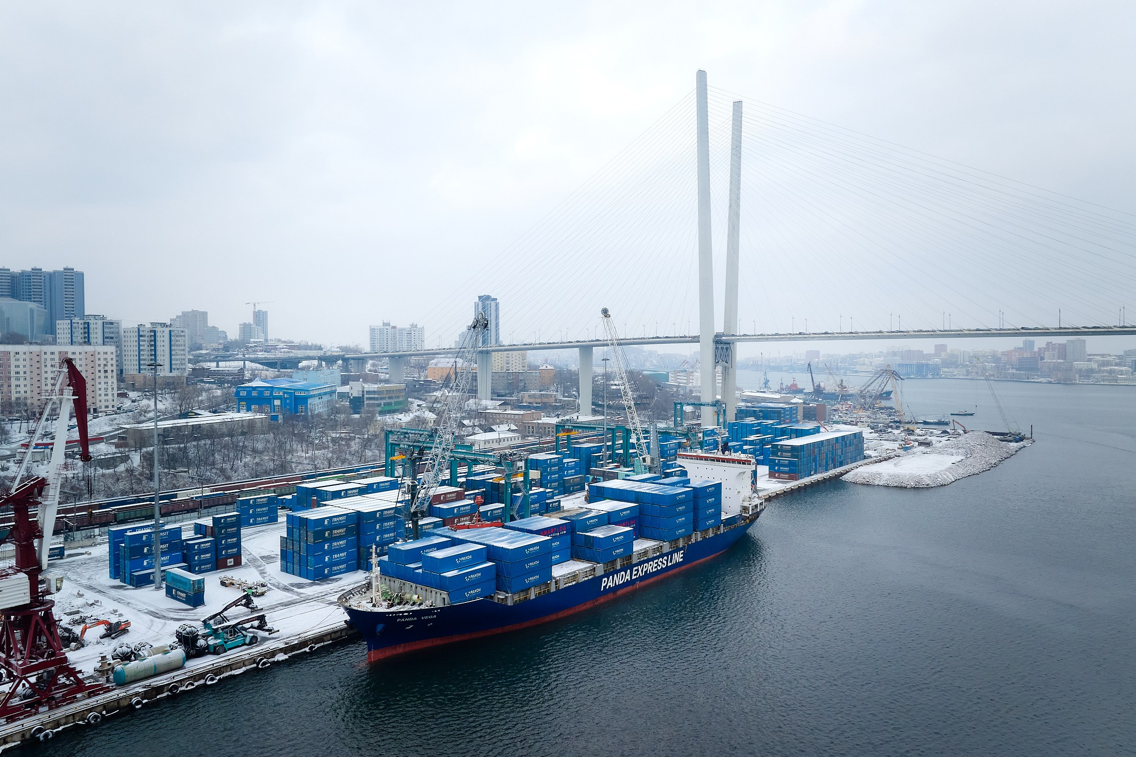 Фотограф репортаж Владивосток репортажная съёмка Приморский край фотосъёмка промышленность бизнес производство судно порт