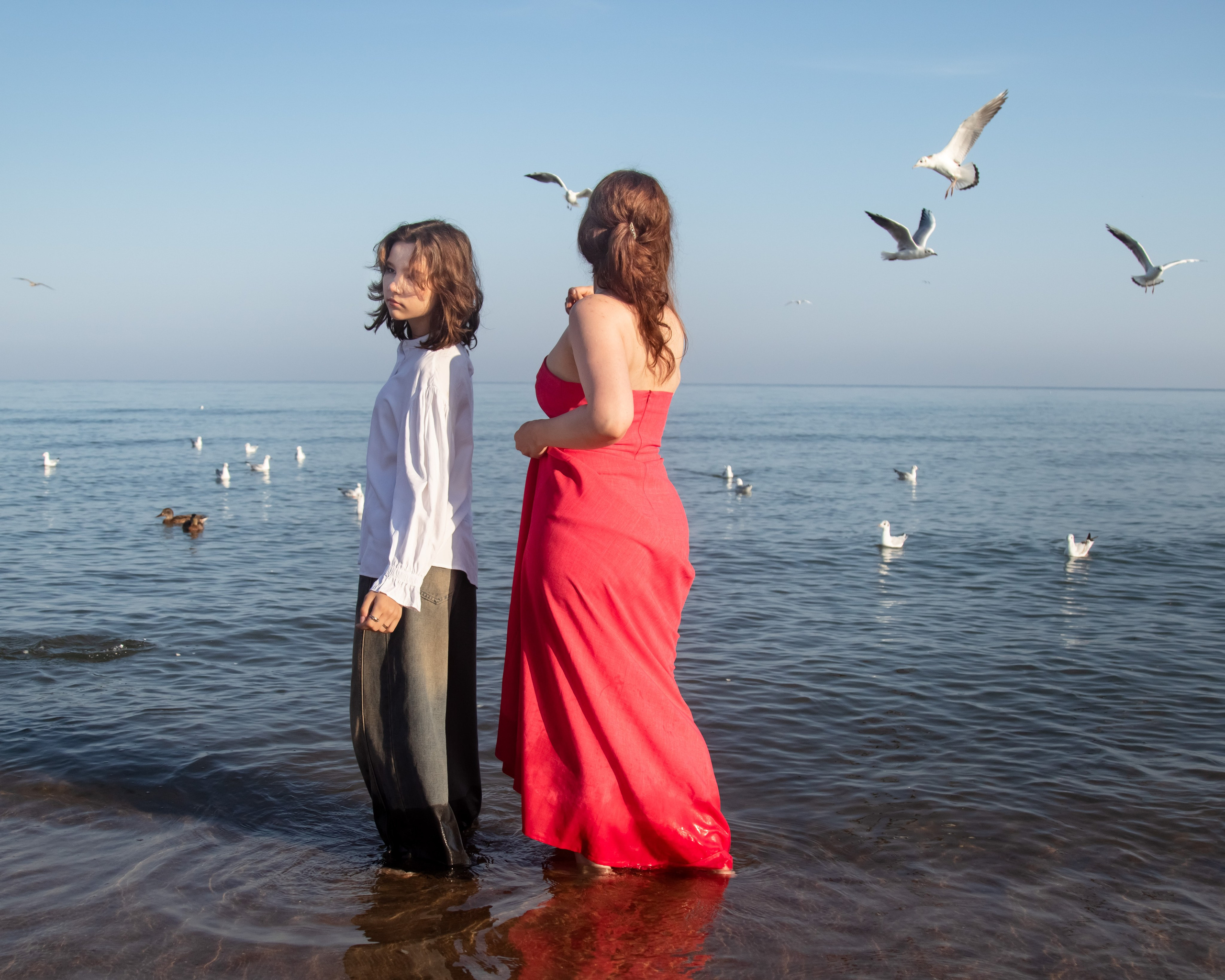 мама и дочь на море