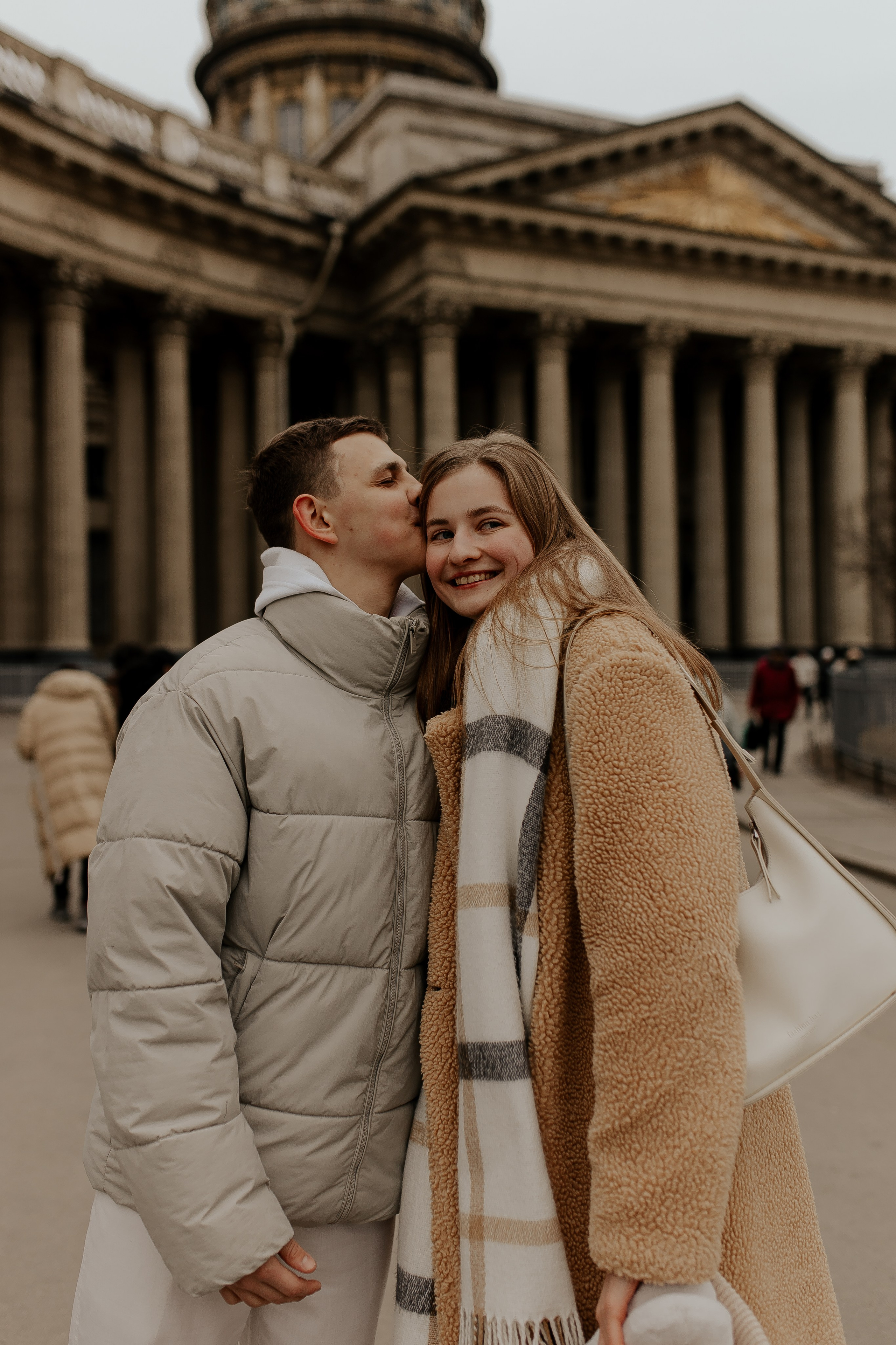 Лавстори у Казанского собора. Фотограф в Санкт-Петербурге Лиза Семченкова