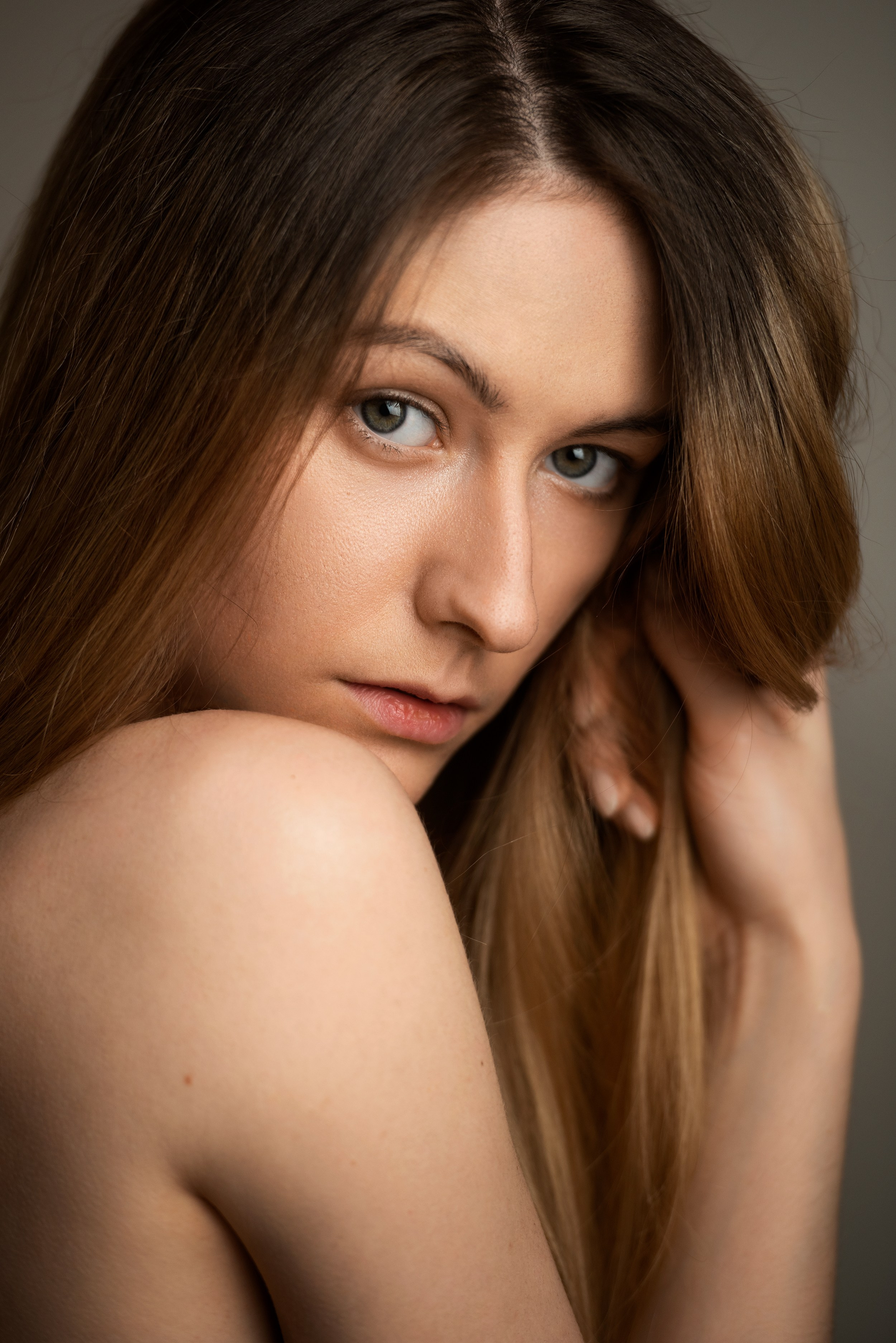 Женский портретный фотограф в Москве. Арт фотограф в Москве Леонид Маркачев. Женский портрет, будуар, фэшн, арт-ню