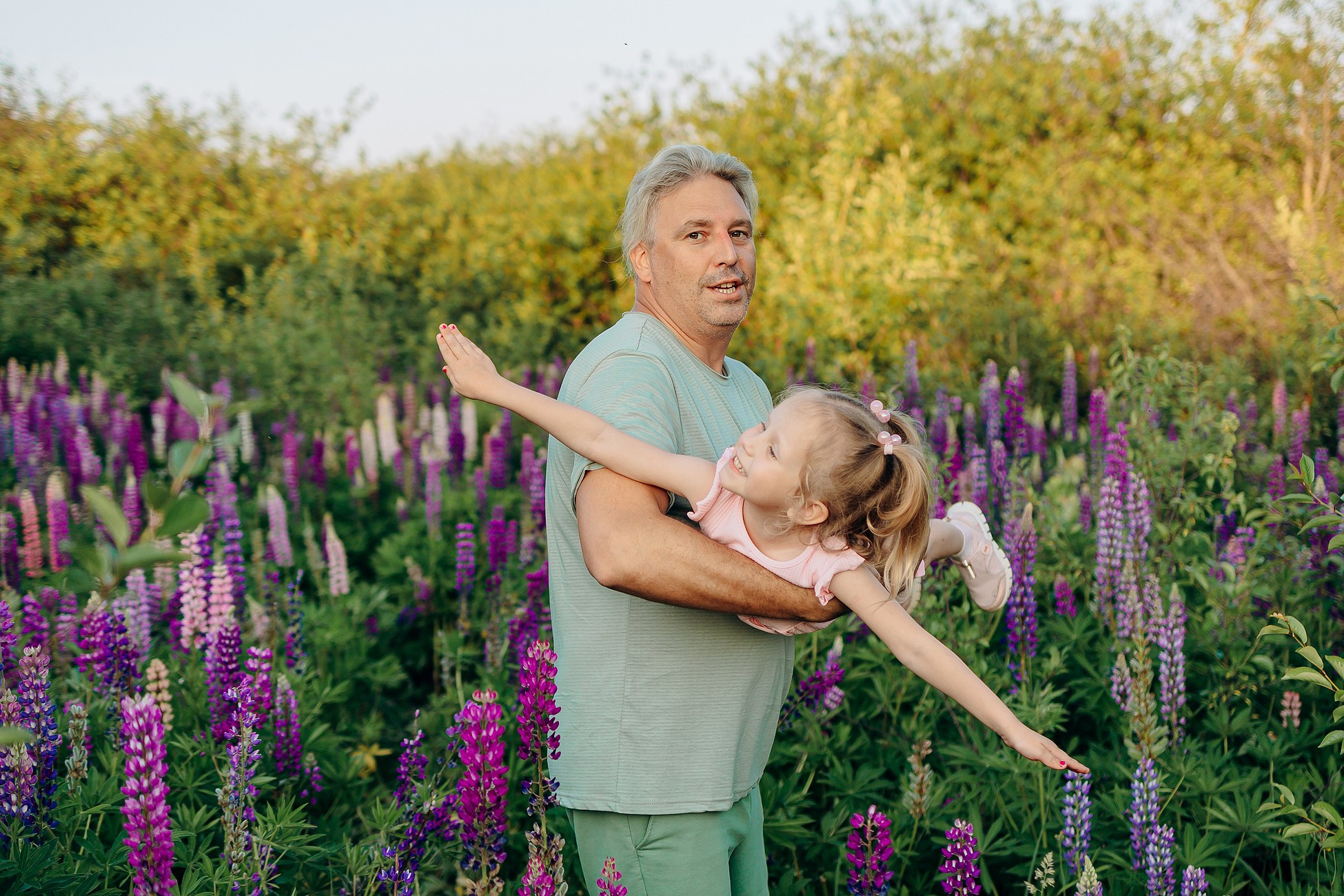 Прогулка в люпиновом поле. Семейный фотограф в Пензе Мария Левина