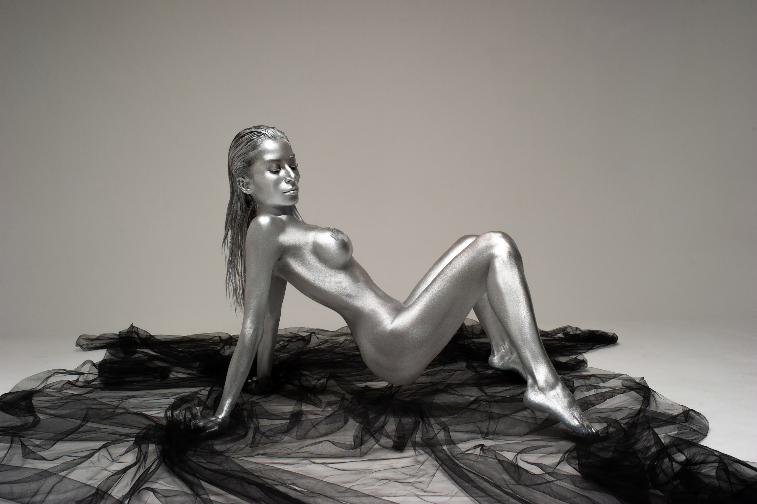 Фотосессия в стиле бодиарт. Александр Mr.Brass — фотографирую женский портрет в Москве